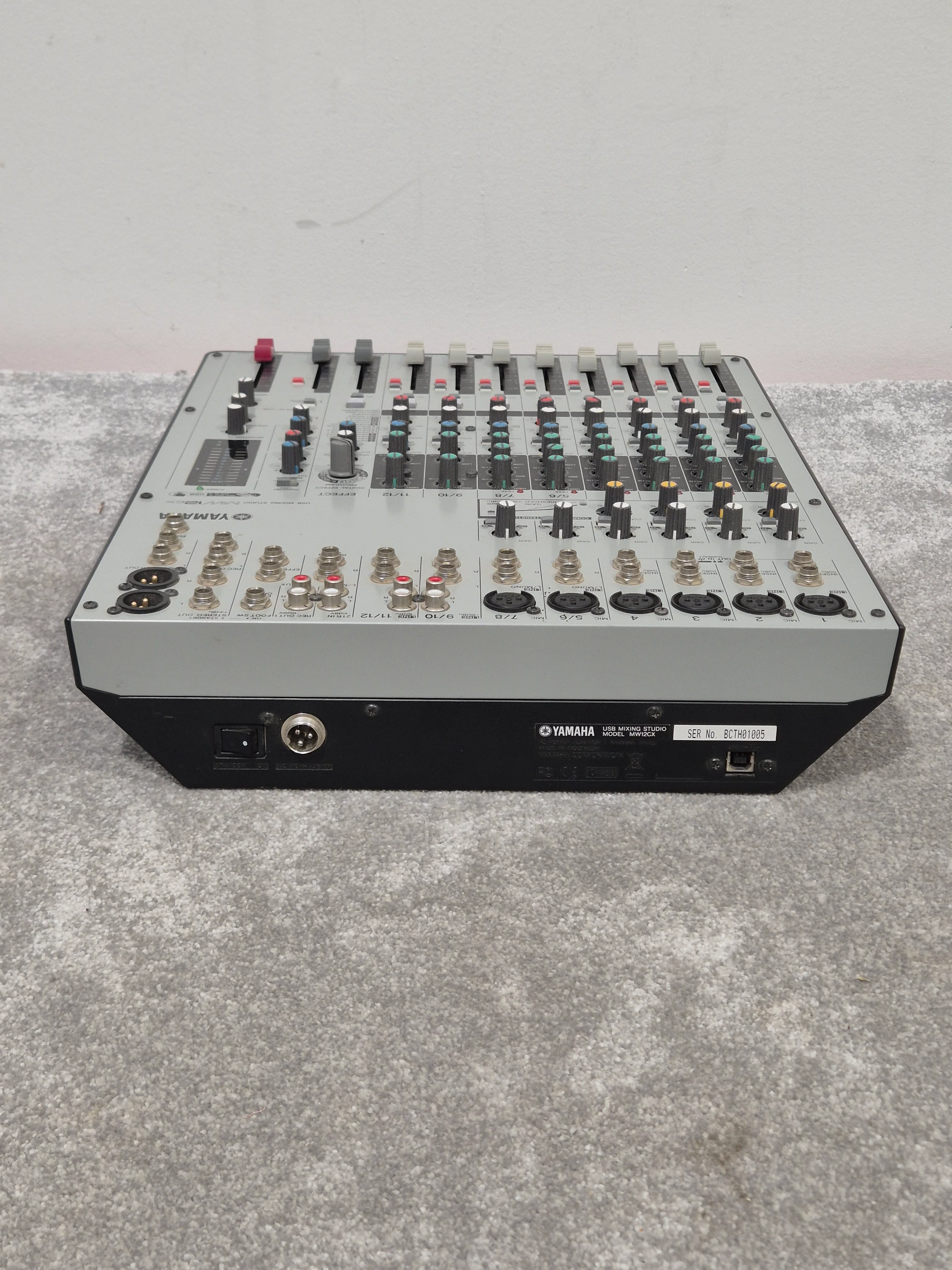 Yamaha MW12CX - 12-Channel USB Mixer - Versatile Audio Solution - Excellent w/ Power Supply - Image 10