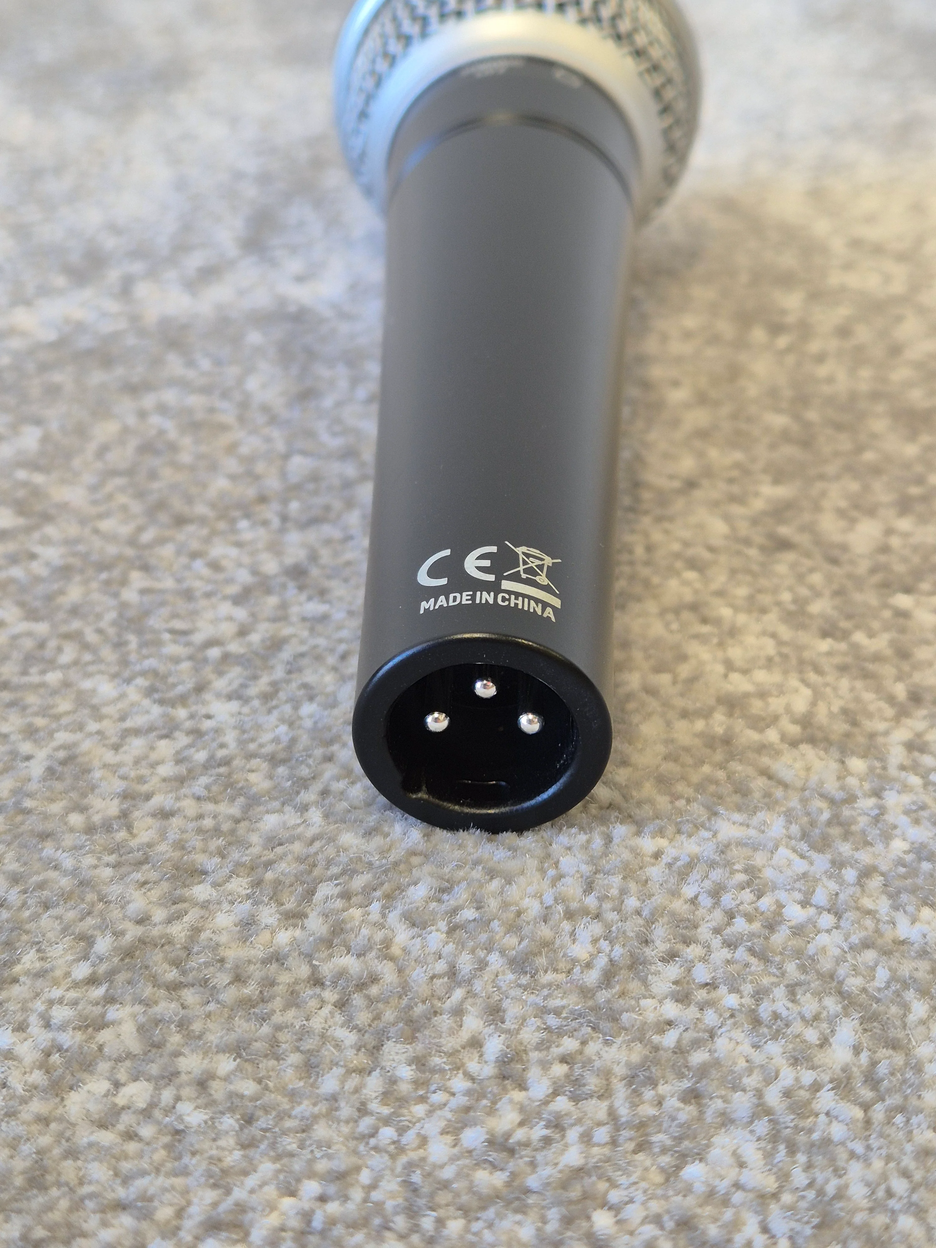 Behringer SL 84C - Dynamic Cardioid Microphone w/ Hard Case - Image 4