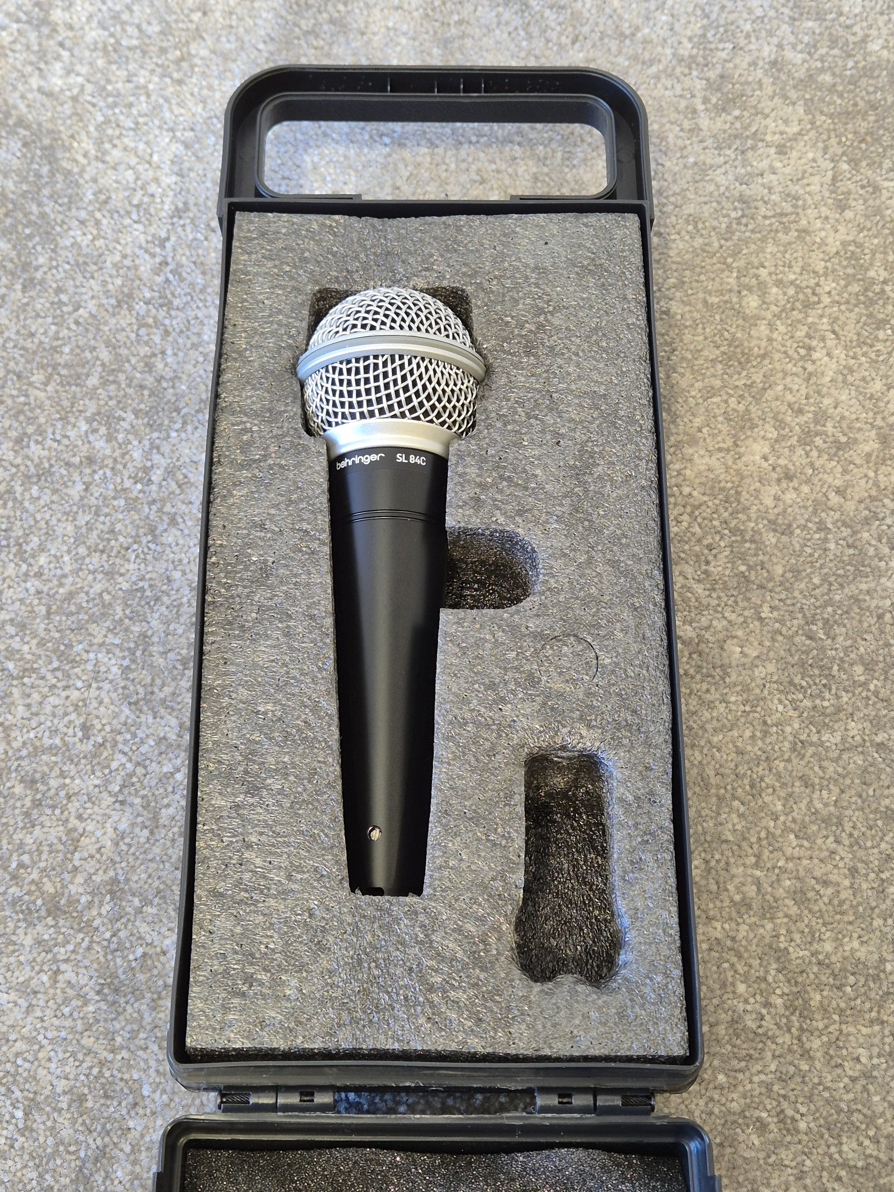 Behringer SL 84C - Dynamic Cardioid Microphone w/ Hard Case - Image 5
