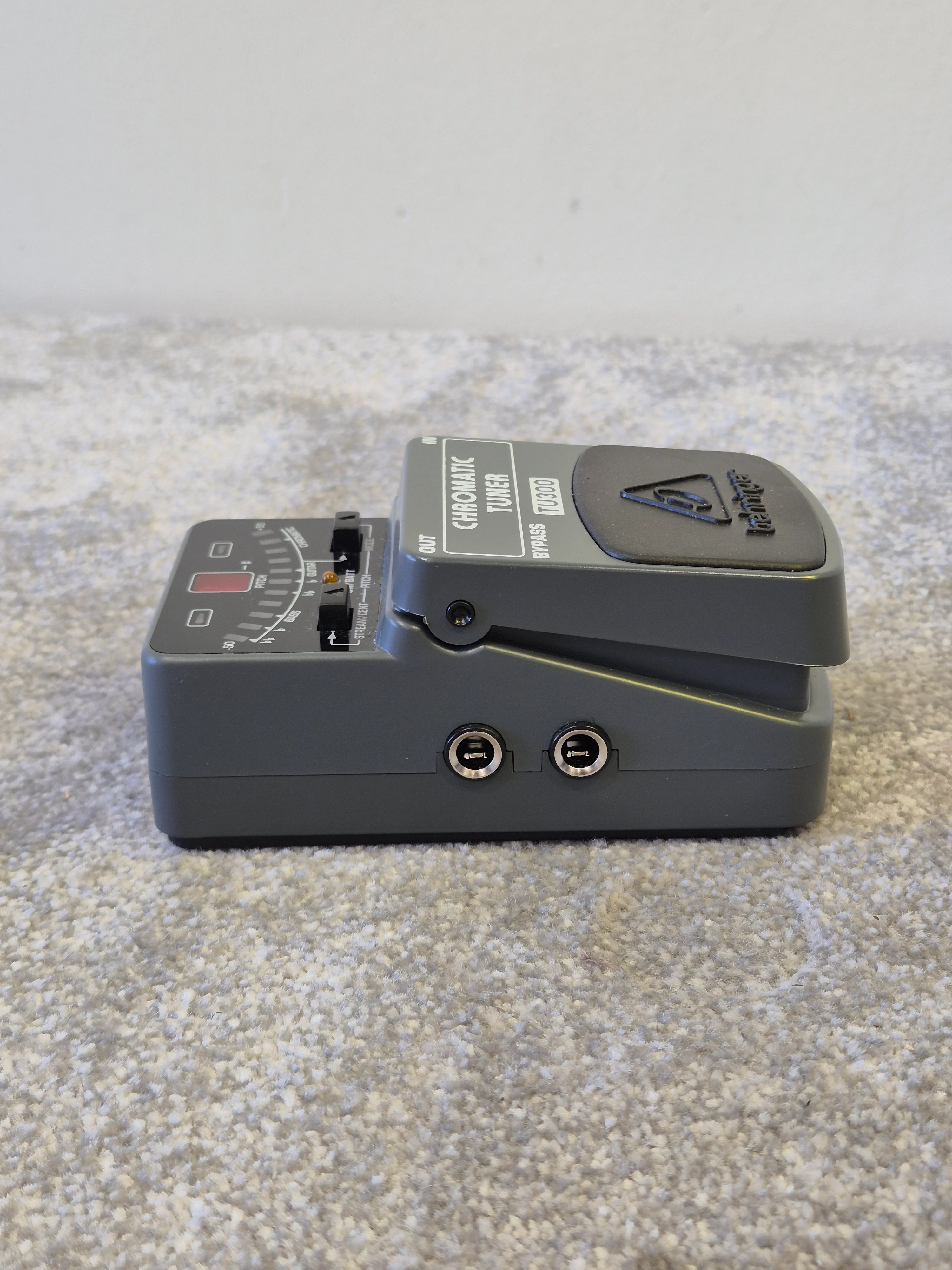 Behringer TU300 Chromatic Tuning Pedal - Excellent - Image 5