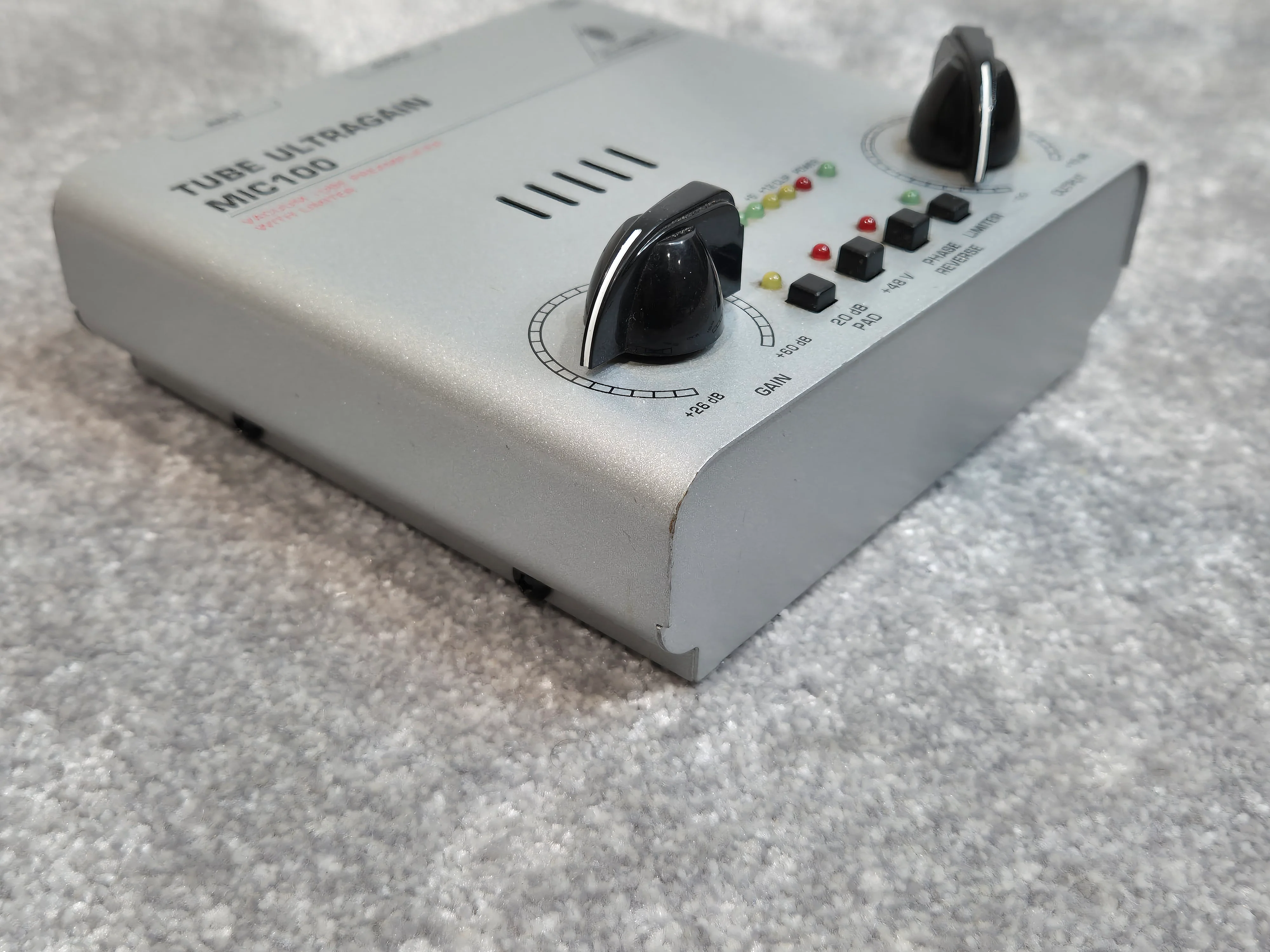 Behringer Tube Ultragain MIC100 - Tube Preamplifier with Limiter - Image 2