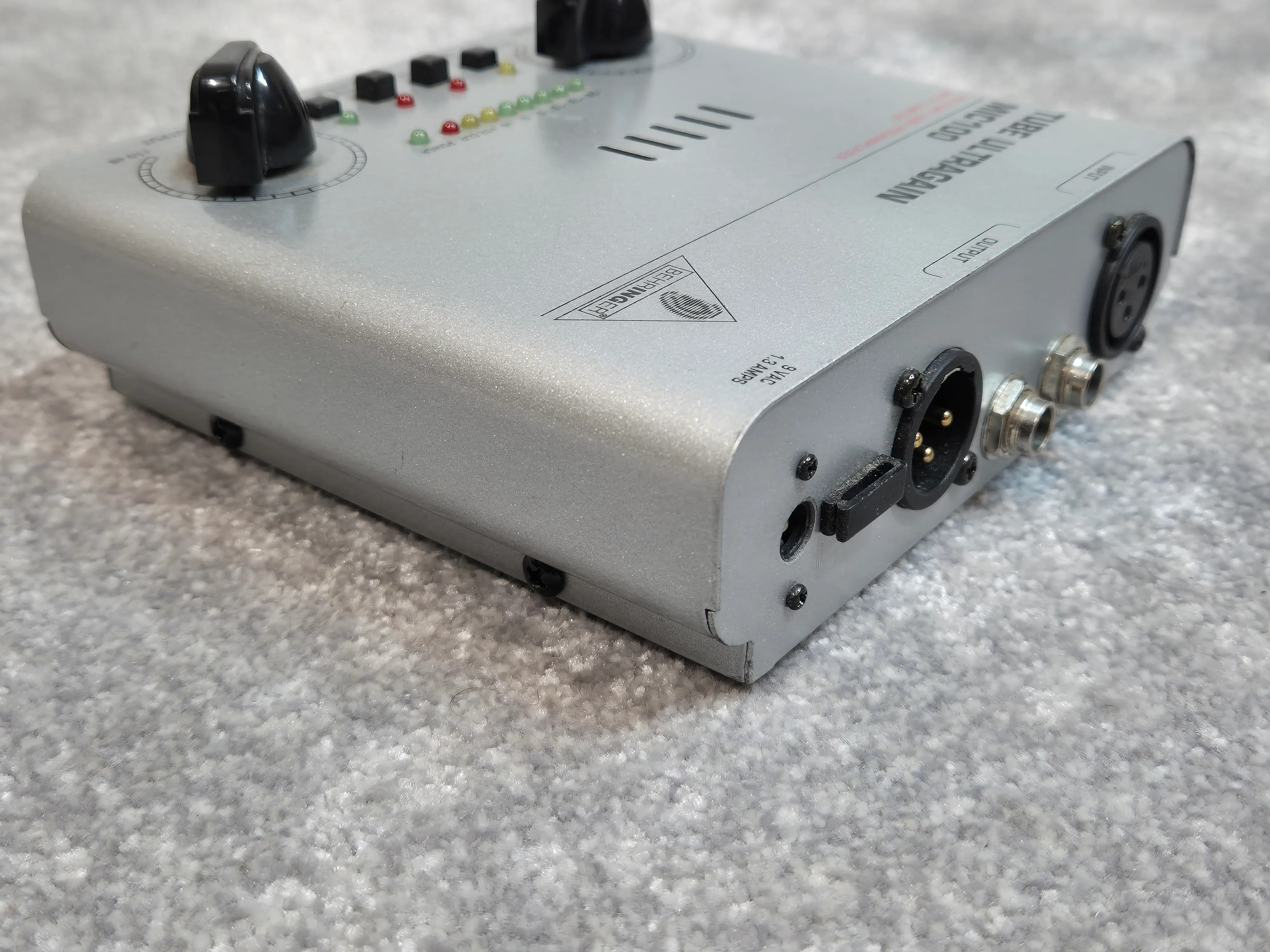 Behringer Tube Ultragain MIC100 - Tube Preamplifier with Limiter - Image 4