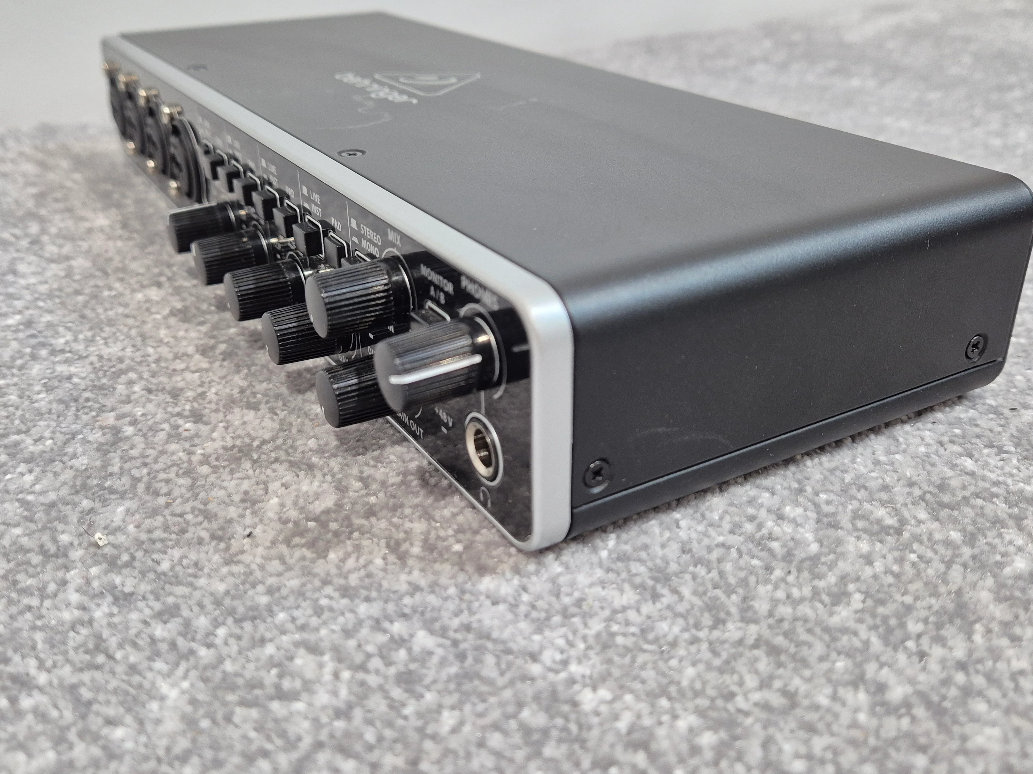 Behringer U-PHORIA UMC404HD - Audio Interface - Image 10