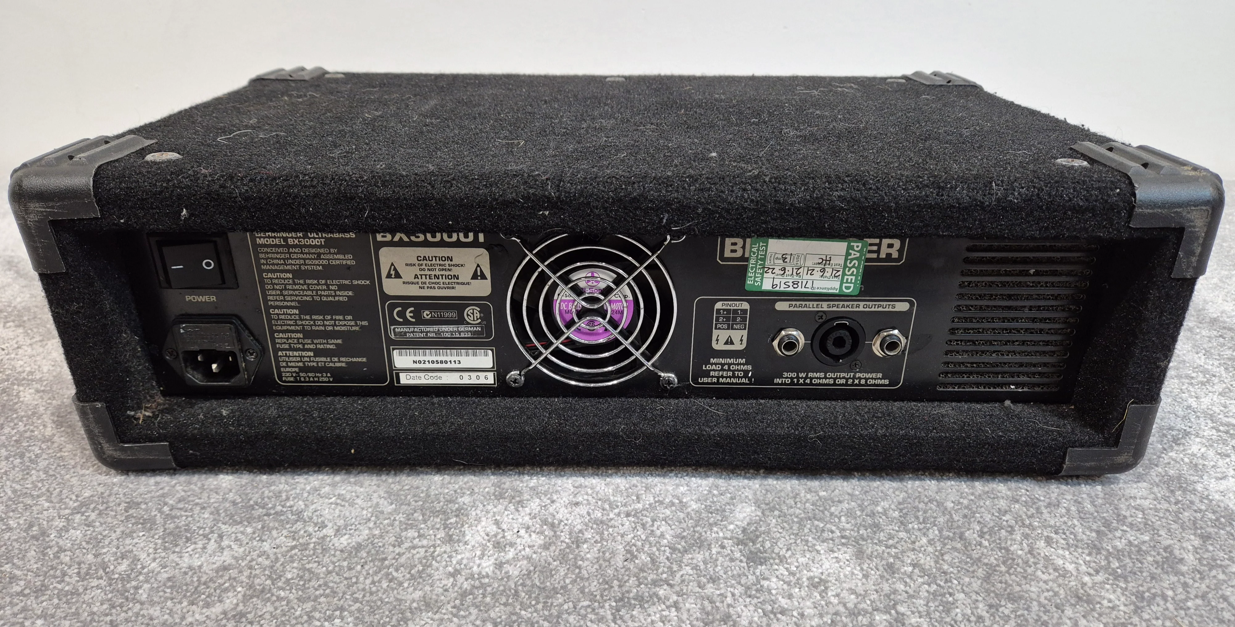 Behringer Ultrabass BX3000T - 300 Watt Bass Amplifier - Image 5