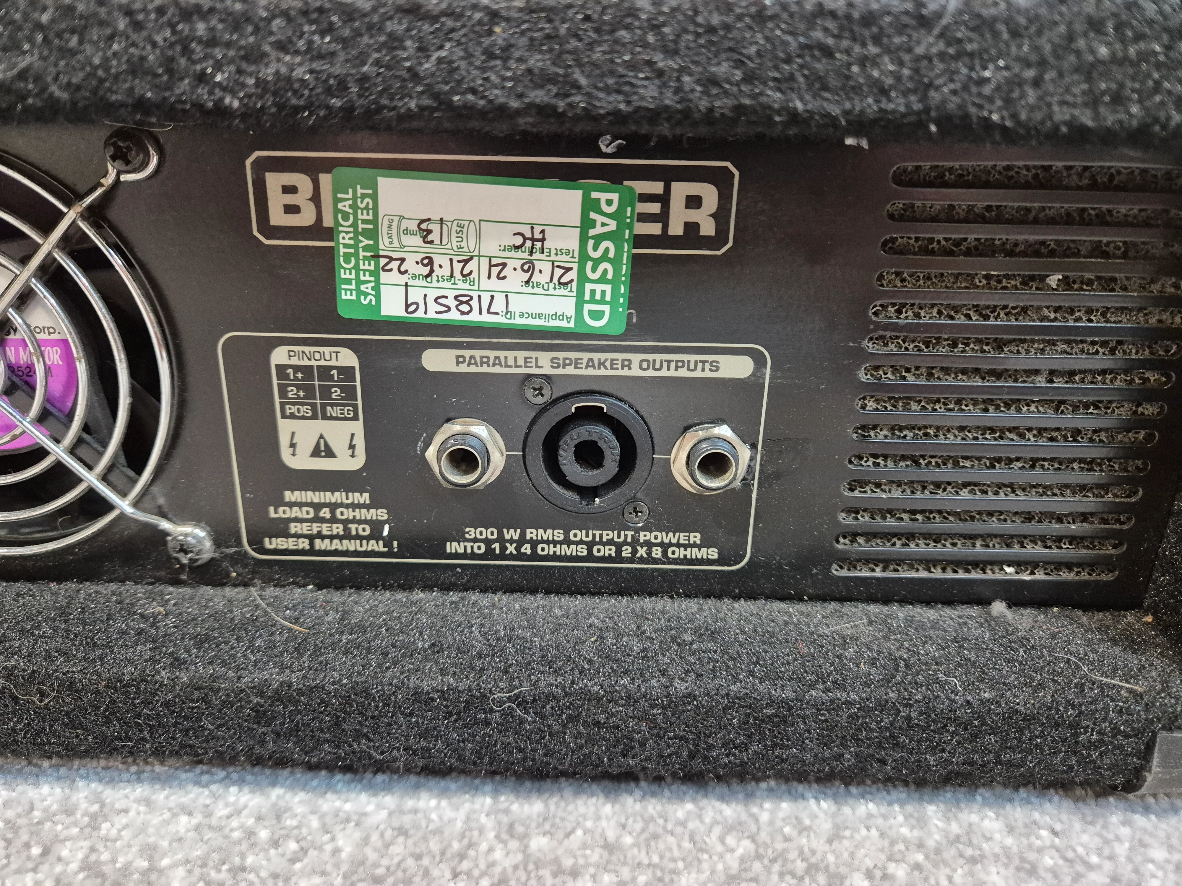 Behringer Ultrabass BX3000T - 300 Watt Bass Amplifier - Image 7