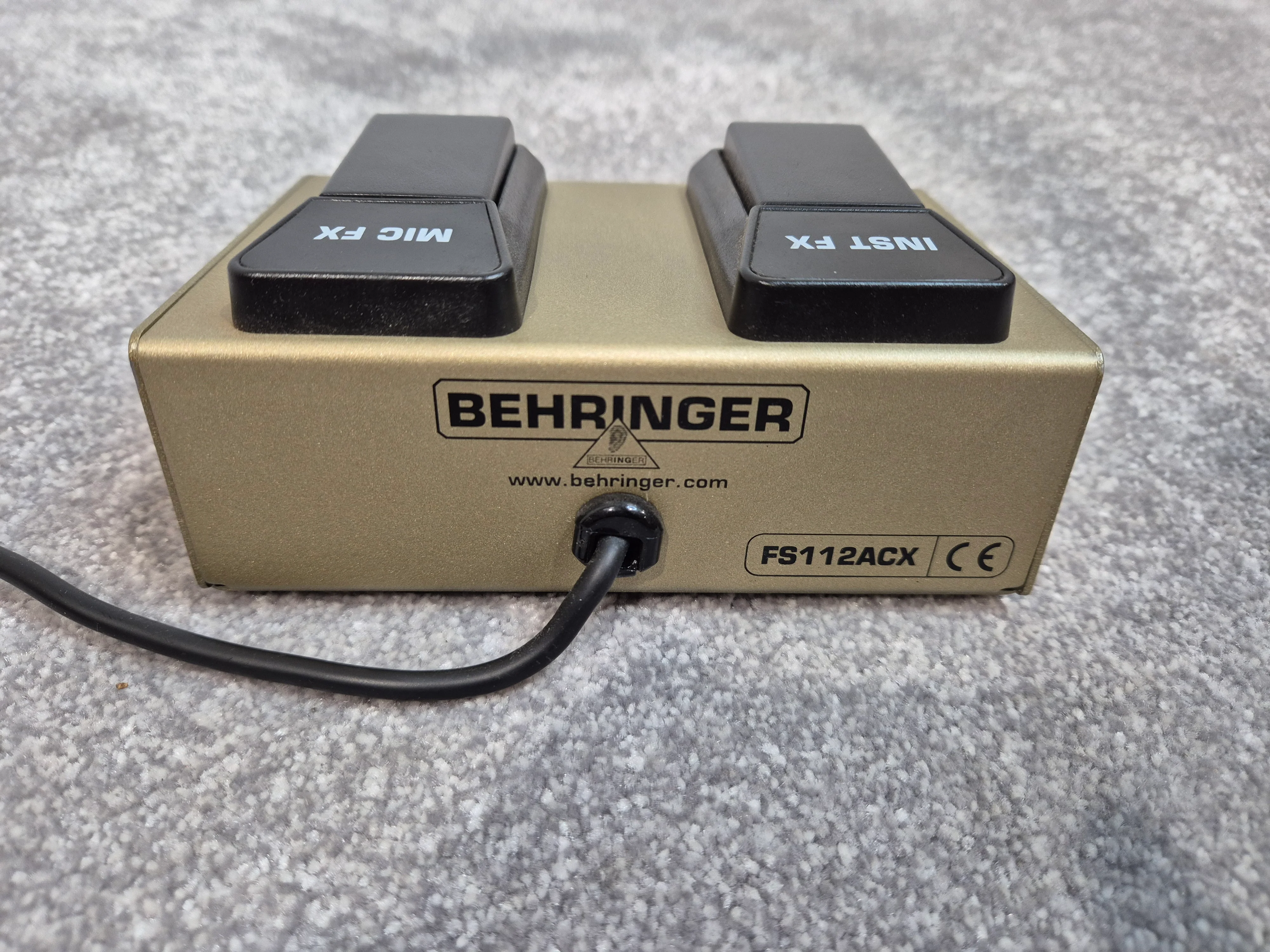 Behringer Ultracoustic ACX900 Amplifier - 2 Channel Stereo Acoustic + Footswitch - Image 10
