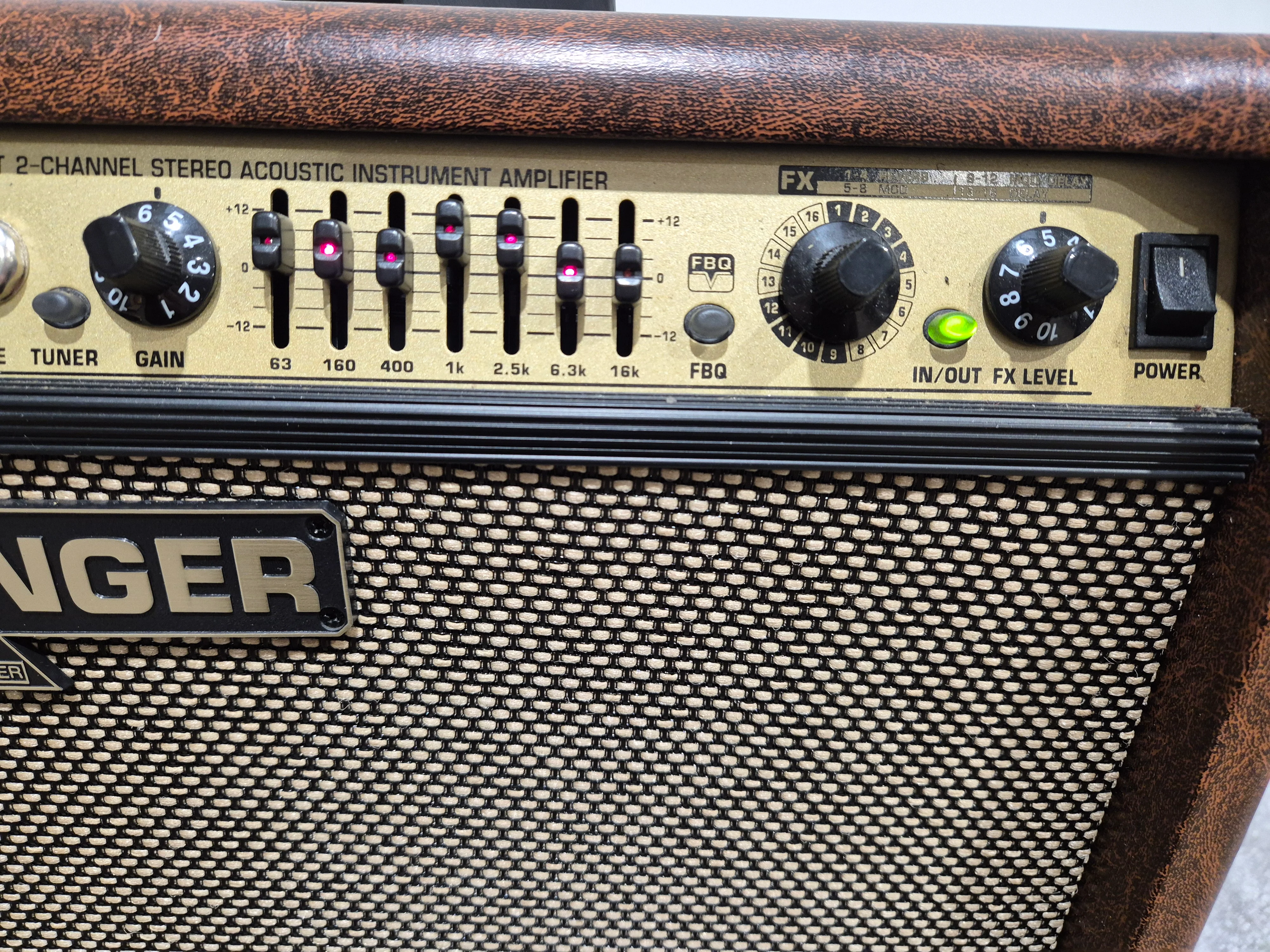 Behringer Ultracoustic ACX900 Amplifier - 2 Channel Stereo Acoustic + Footswitch - Image 2