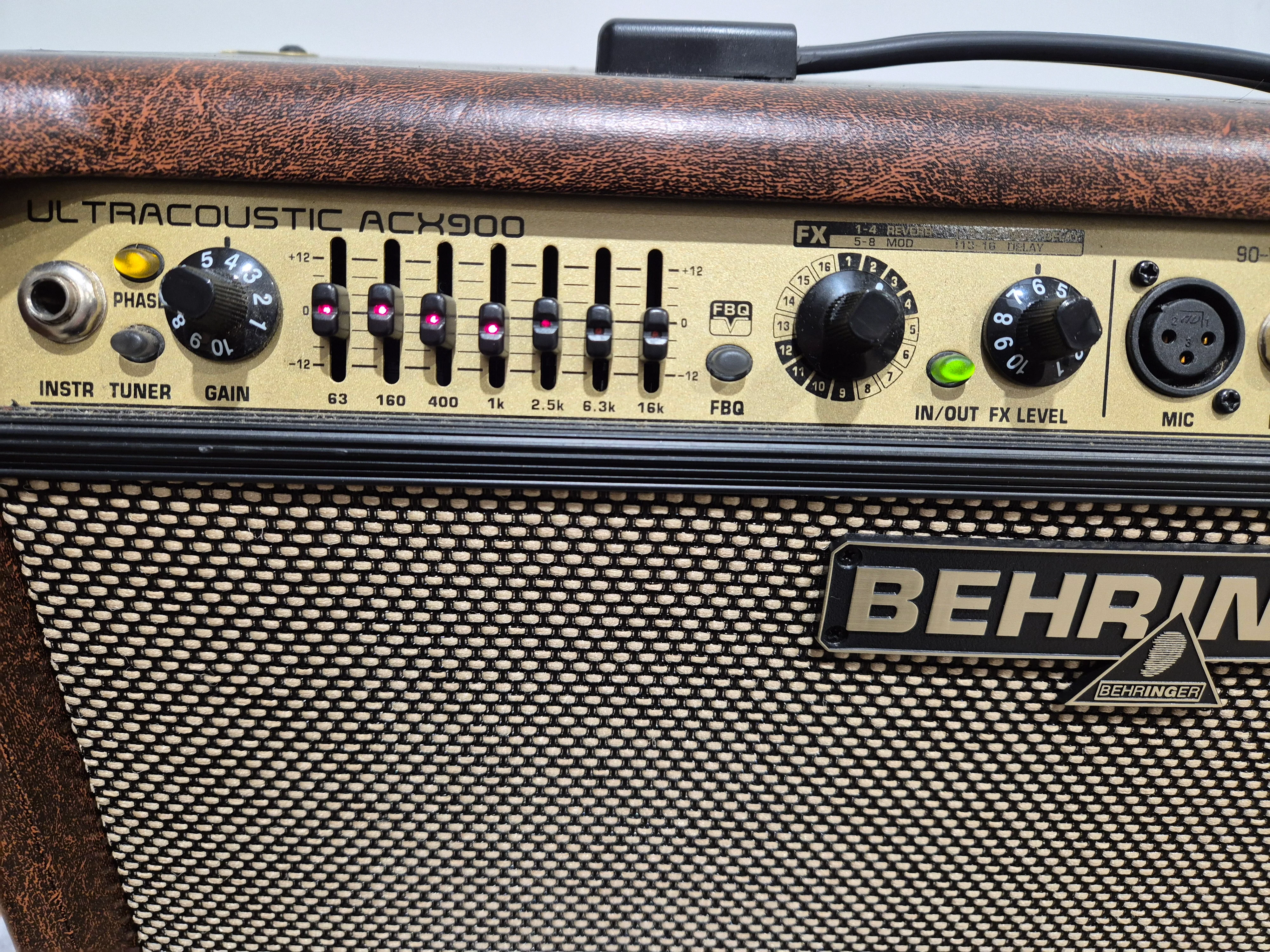 Behringer Ultracoustic ACX900 Amplifier - 2 Channel Stereo Acoustic + Footswitch - Image 3