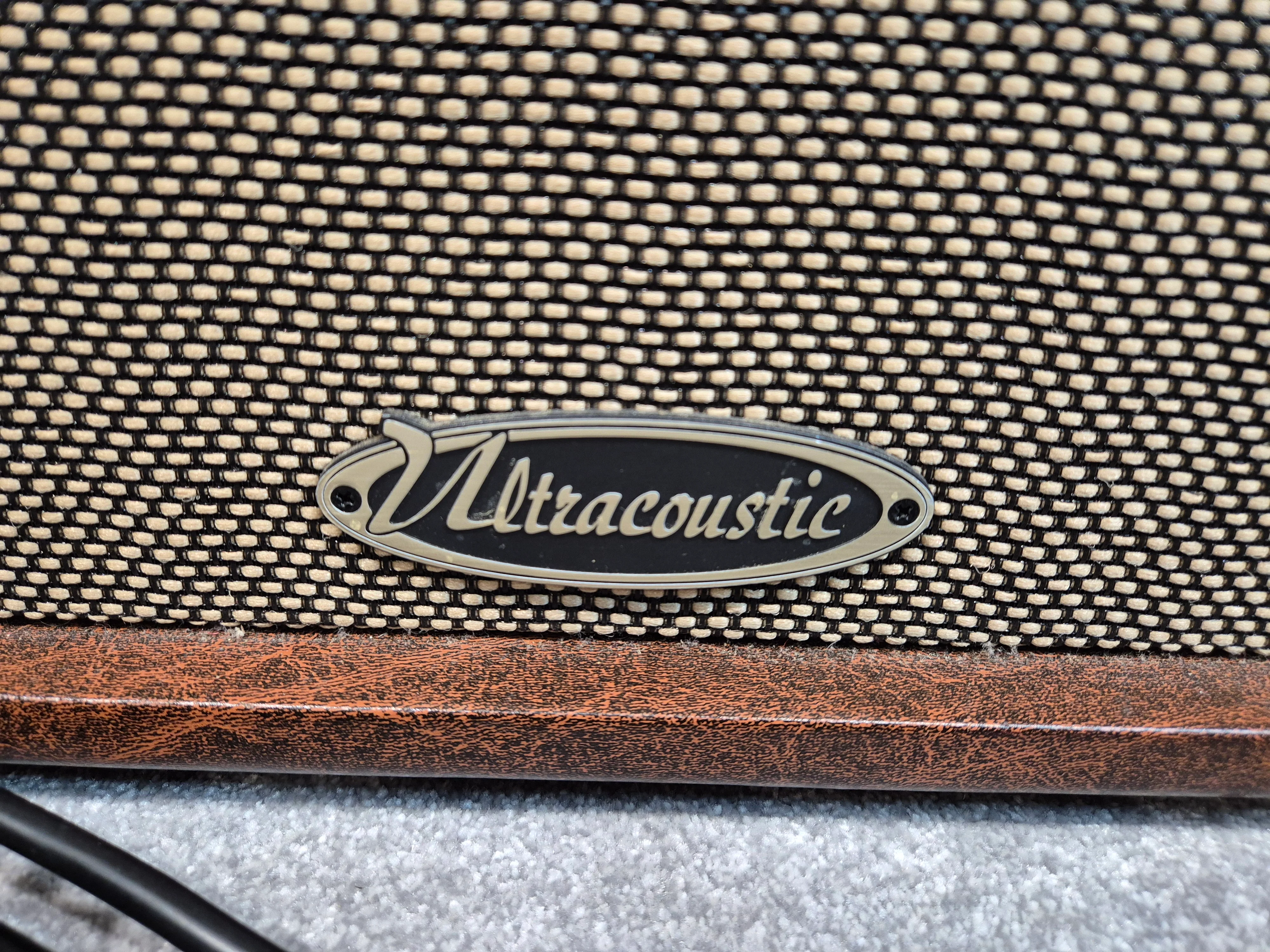 Behringer Ultracoustic ACX900 Amplifier - 2 Channel Stereo Acoustic + Footswitch - Image 4