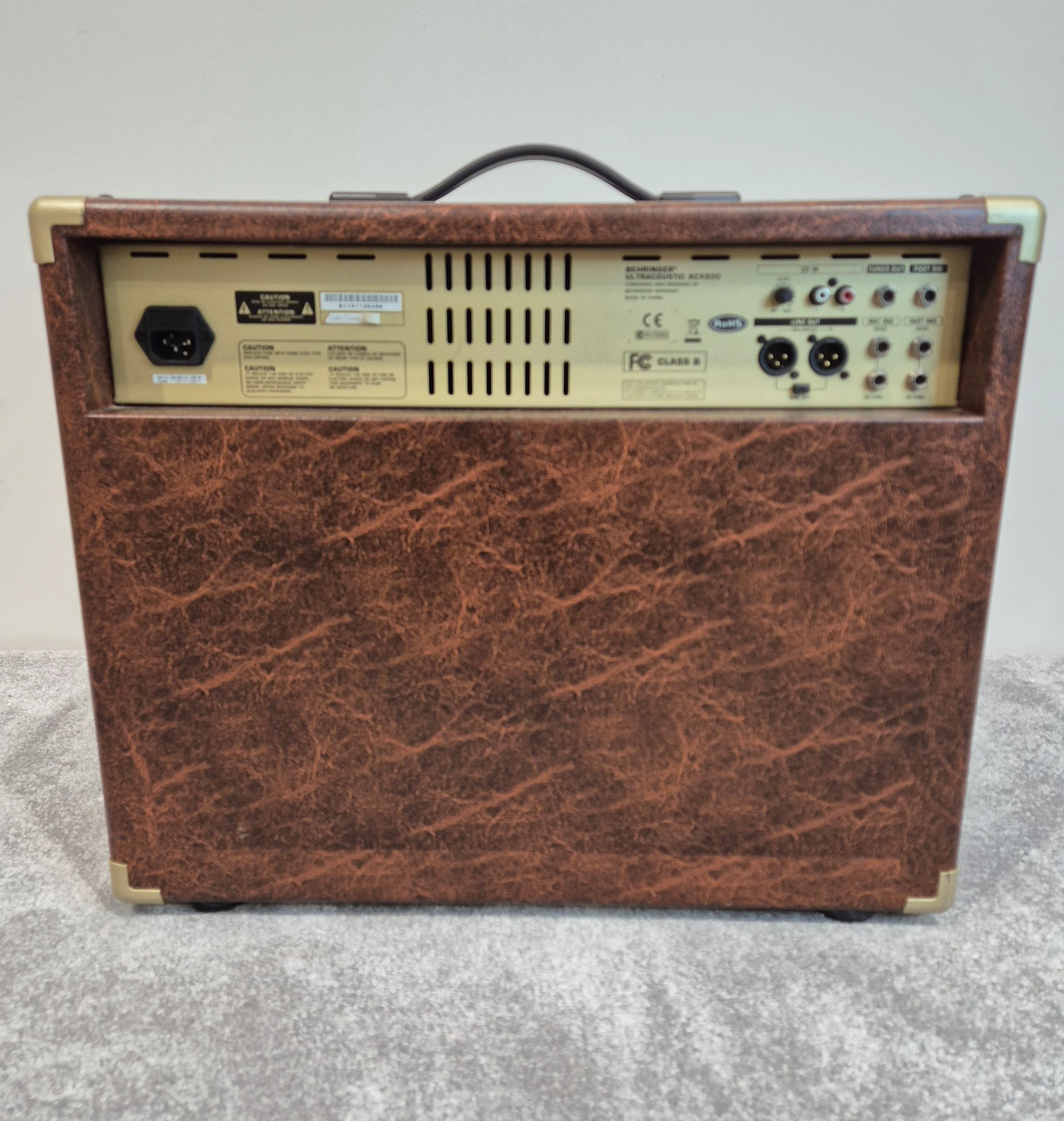 Behringer Ultracoustic ACX900 Amplifier - 2 Channel Stereo Acoustic + Footswitch - Image 6