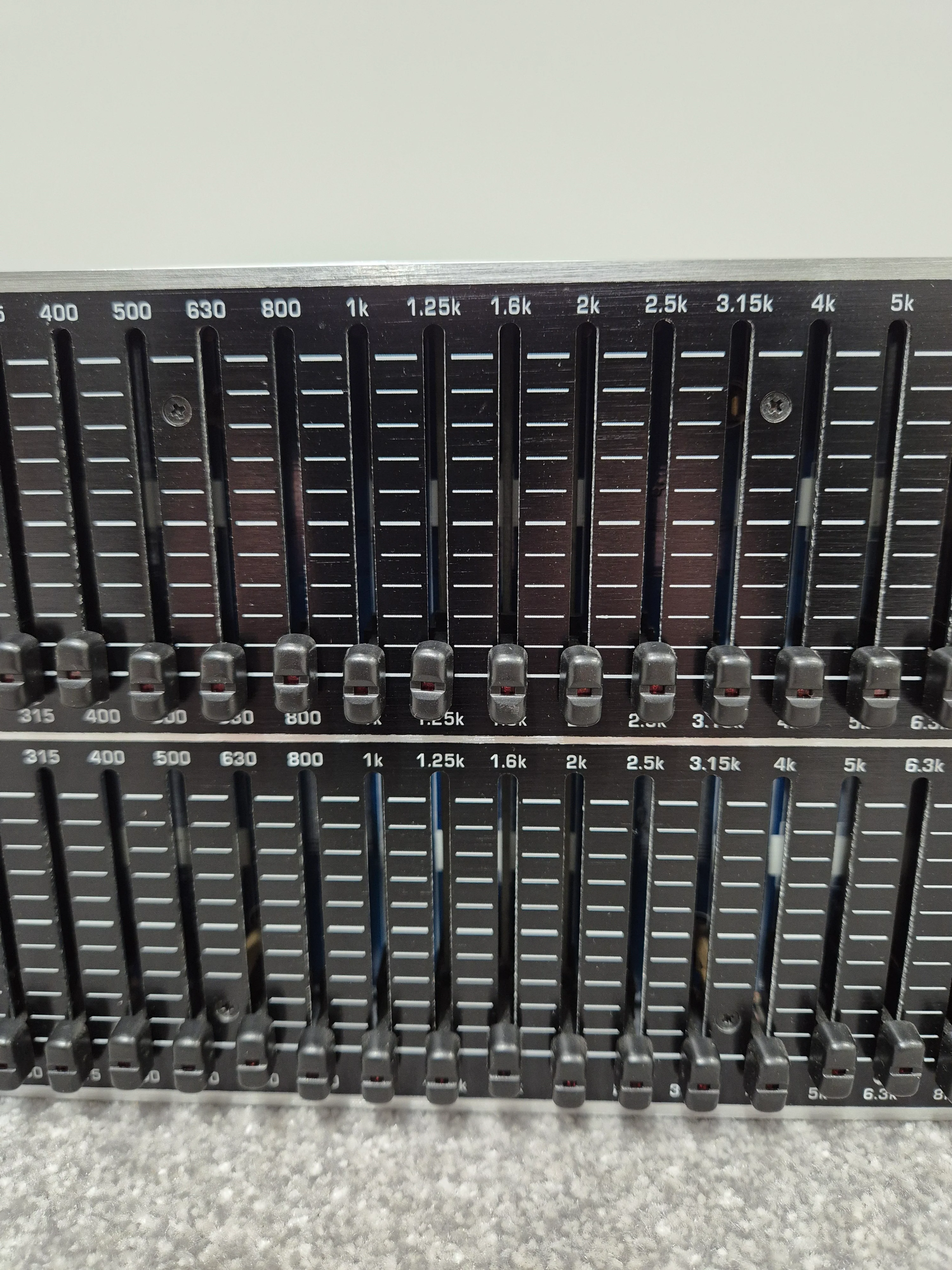 Behringer ULTRAGRAPH PRO FBQ6200HD - 31-Band Stereo Graphic Equalizer - Image 4