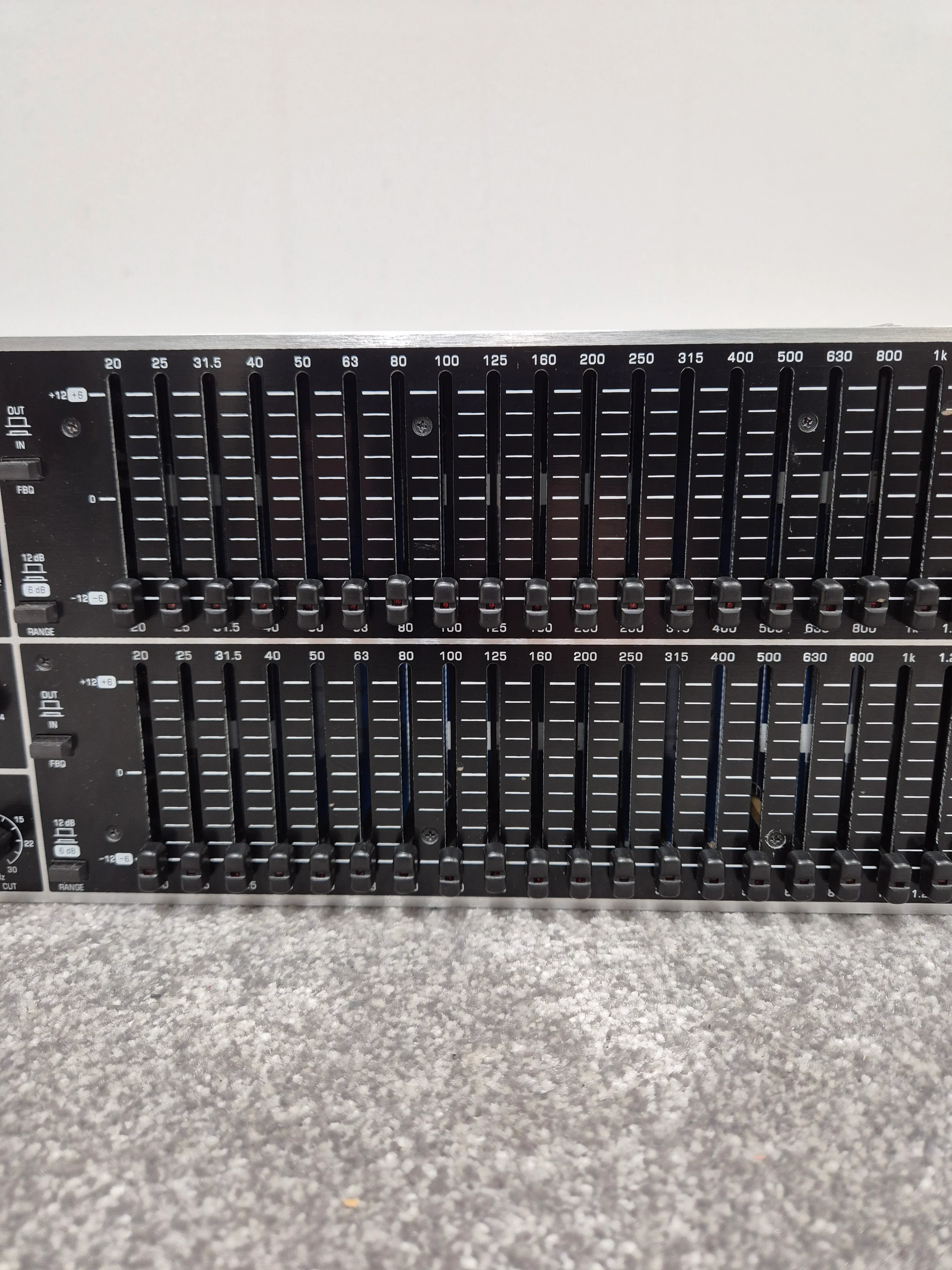 Behringer ULTRAGRAPH PRO FBQ6200HD - 31-Band Stereo Graphic Equalizer (Spares or Repairs) - Image 3