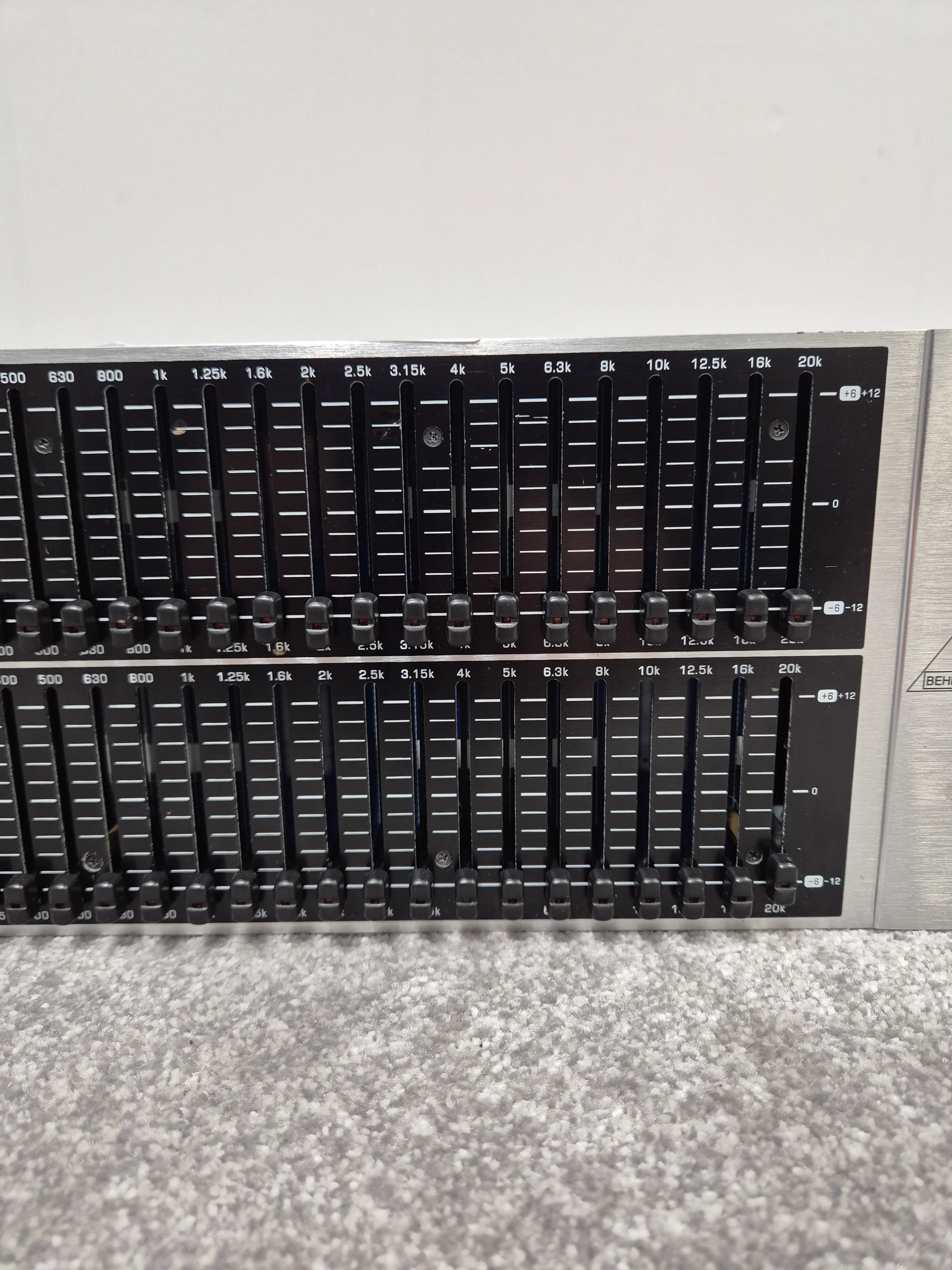 Behringer ULTRAGRAPH PRO FBQ6200HD - 31-Band Stereo Graphic Equalizer (Spares or Repairs) - Image 4