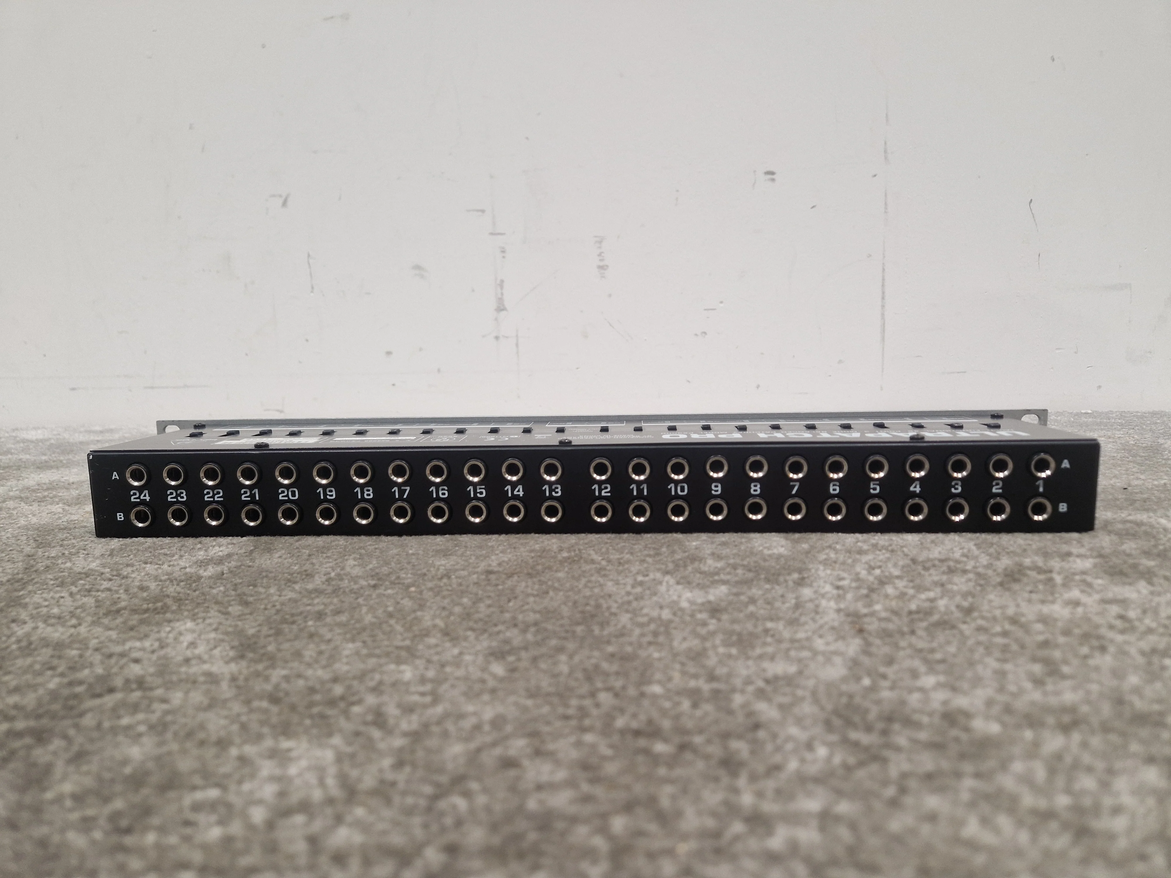 Behringer Ultrapatch PX3000 Patchbay - 48-Point Balanced - Excellent - Image 3