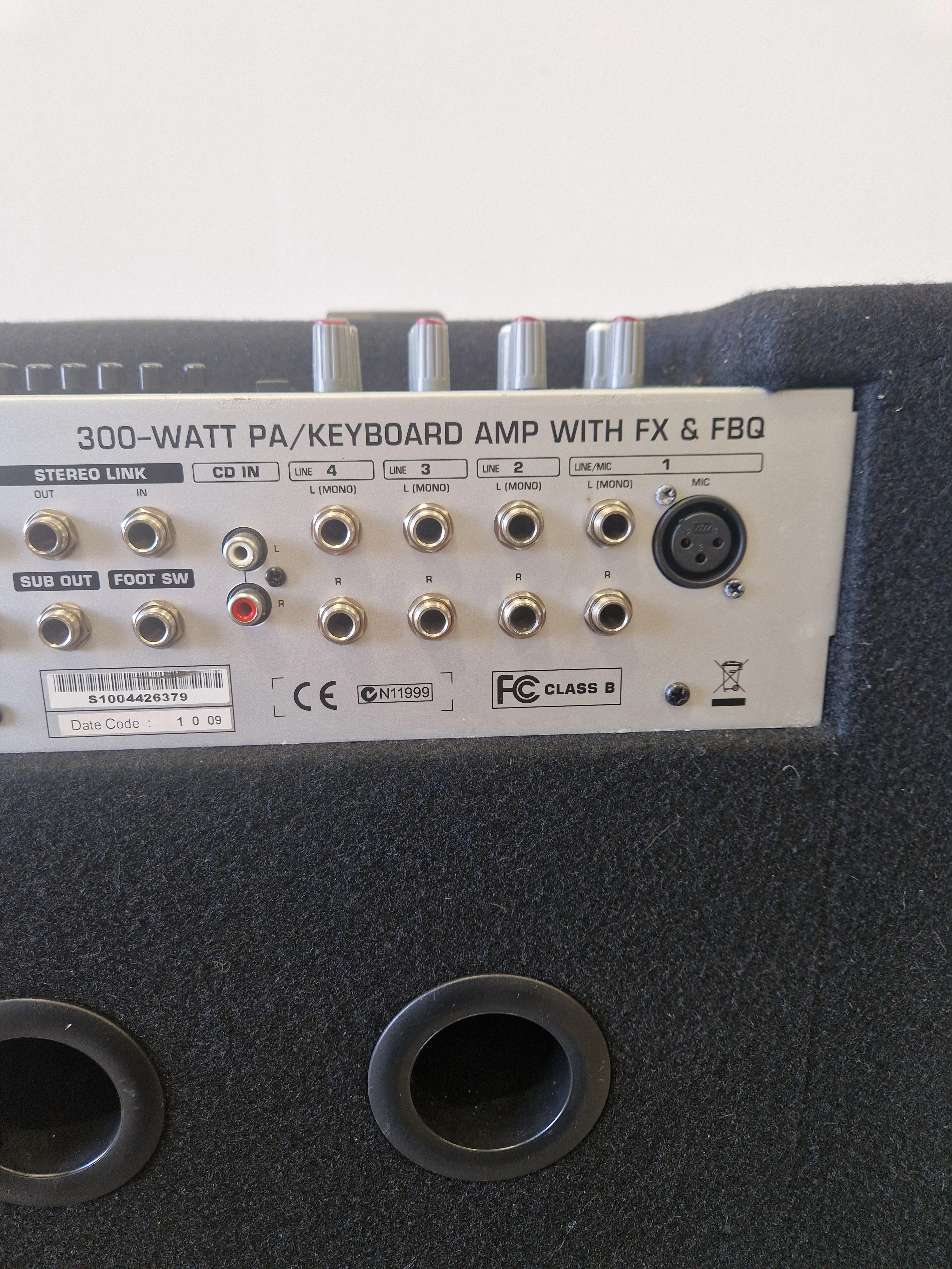Behringer Ultratone K3000FX – 300W 4-Channel Keyboard/PA Amp with FX & Feedback Detection – Very Good - Image 6