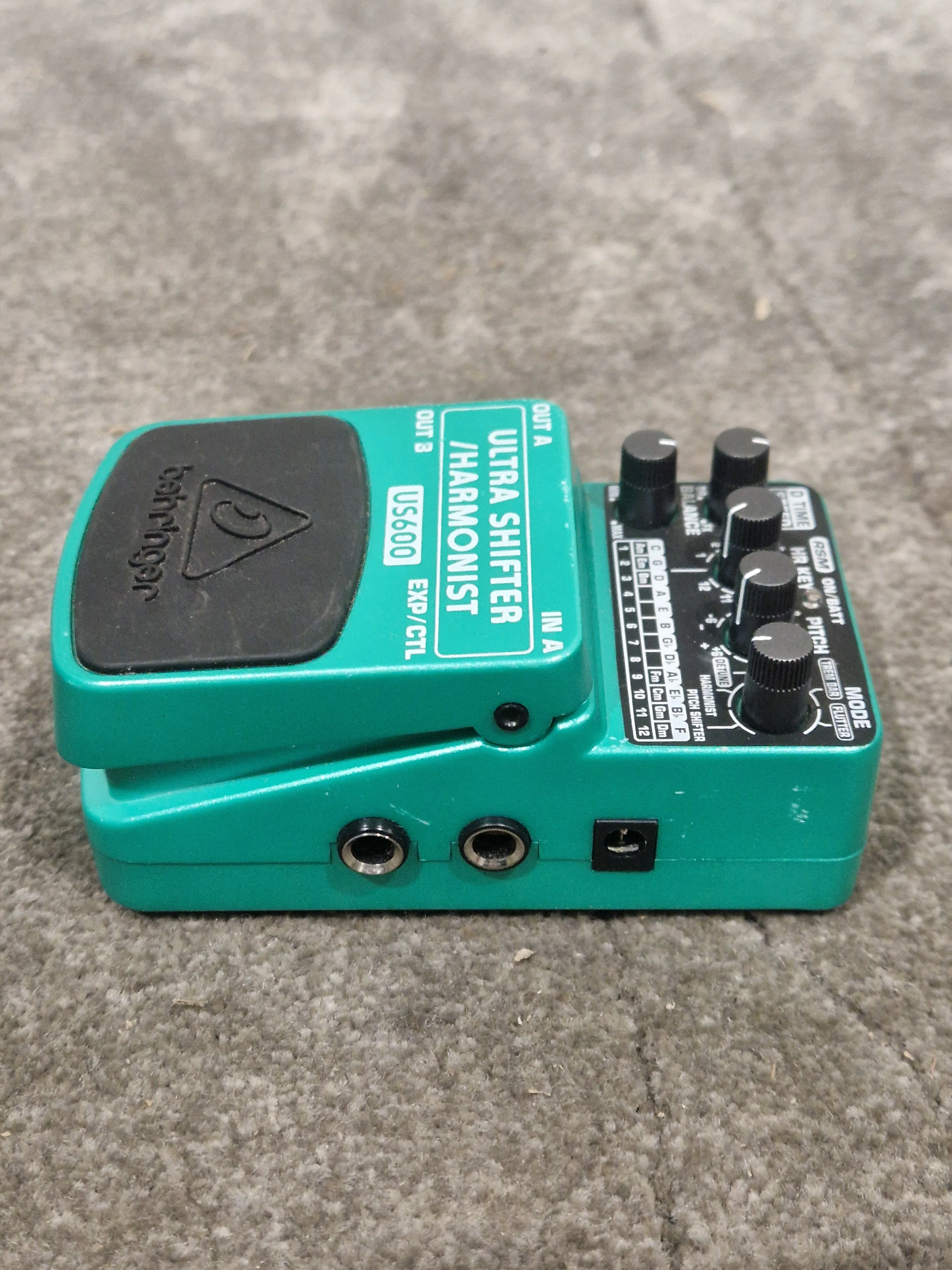 Behringer US600 Ultra Shifter/Harmonist - Effects Pedal - Green - Excellent w/ Original Box & Manuals - Image 9