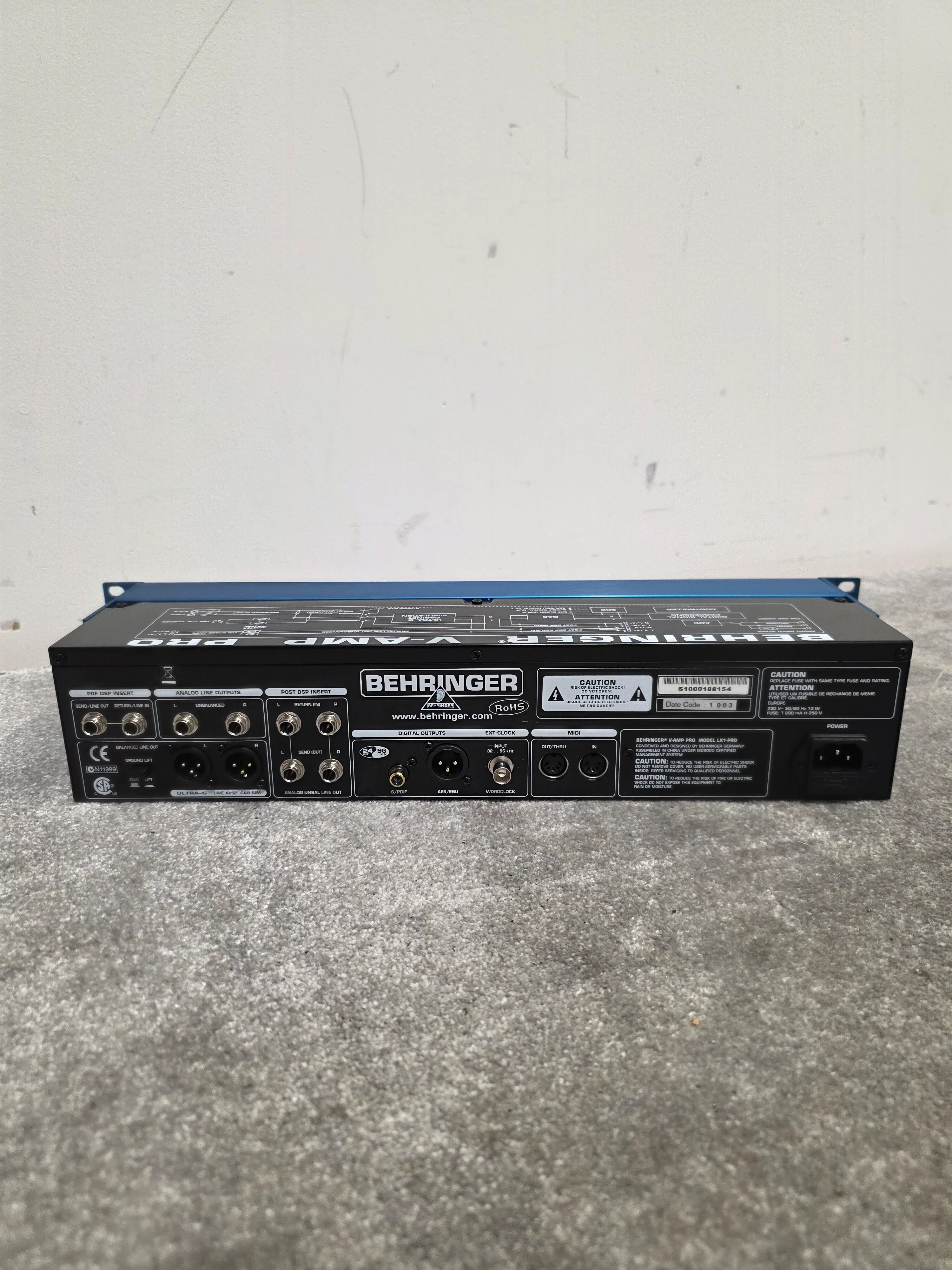Behringer V-Amp Pro - Guitar Amplifier/Effects Processor - Blue - Excellent w/ Original Box - Image 7