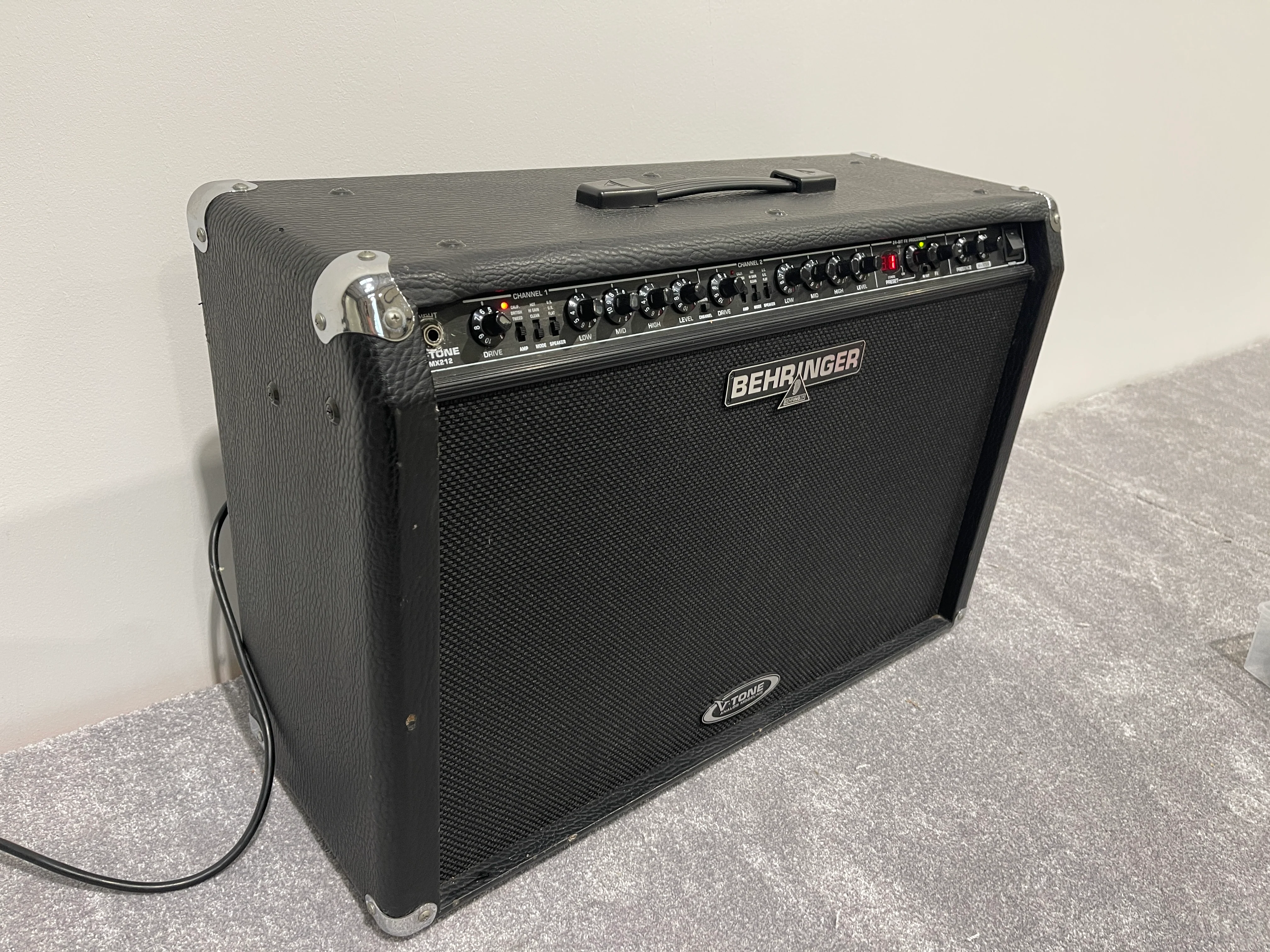Behringer V-Tone GMX212 Elerctric Guitar 2 channel Amp 60W per channel - Image 2