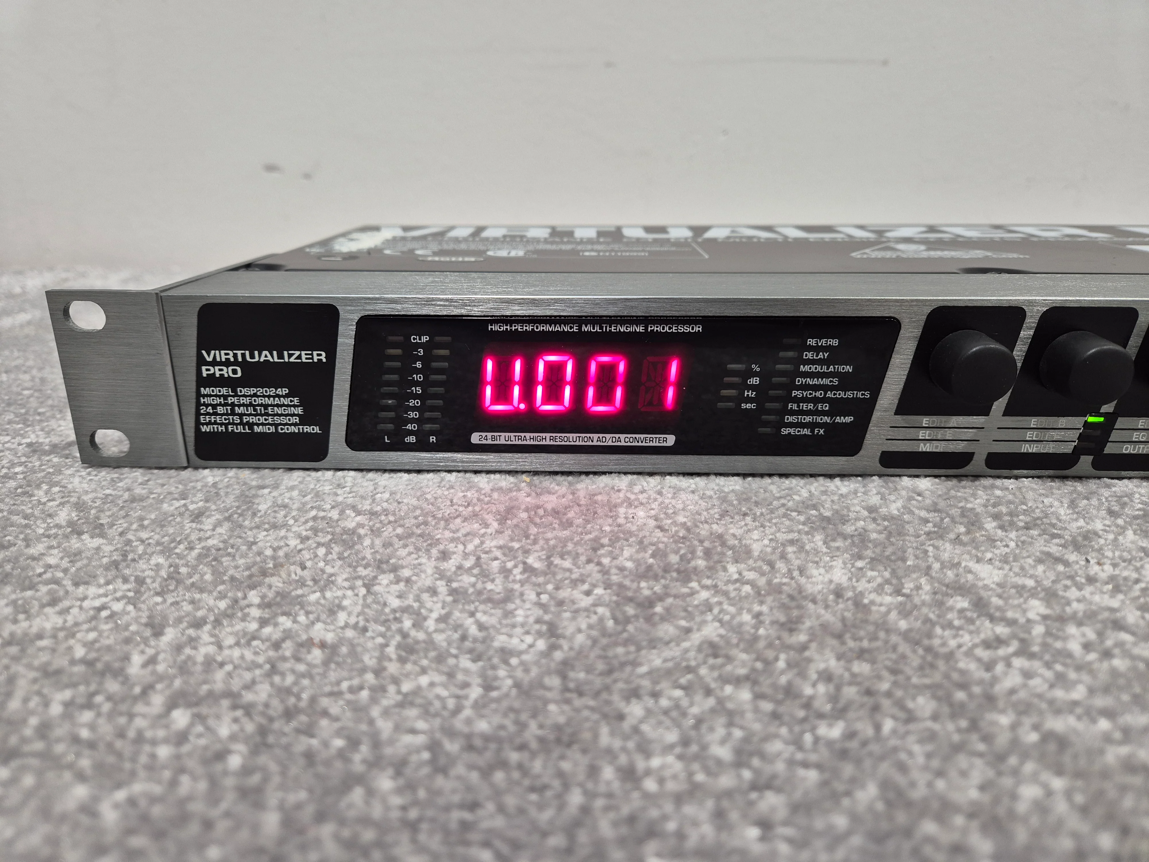 Behringer Virtualizer Pro DSP2024P - Digital Multi-Effects Processor - Image 2