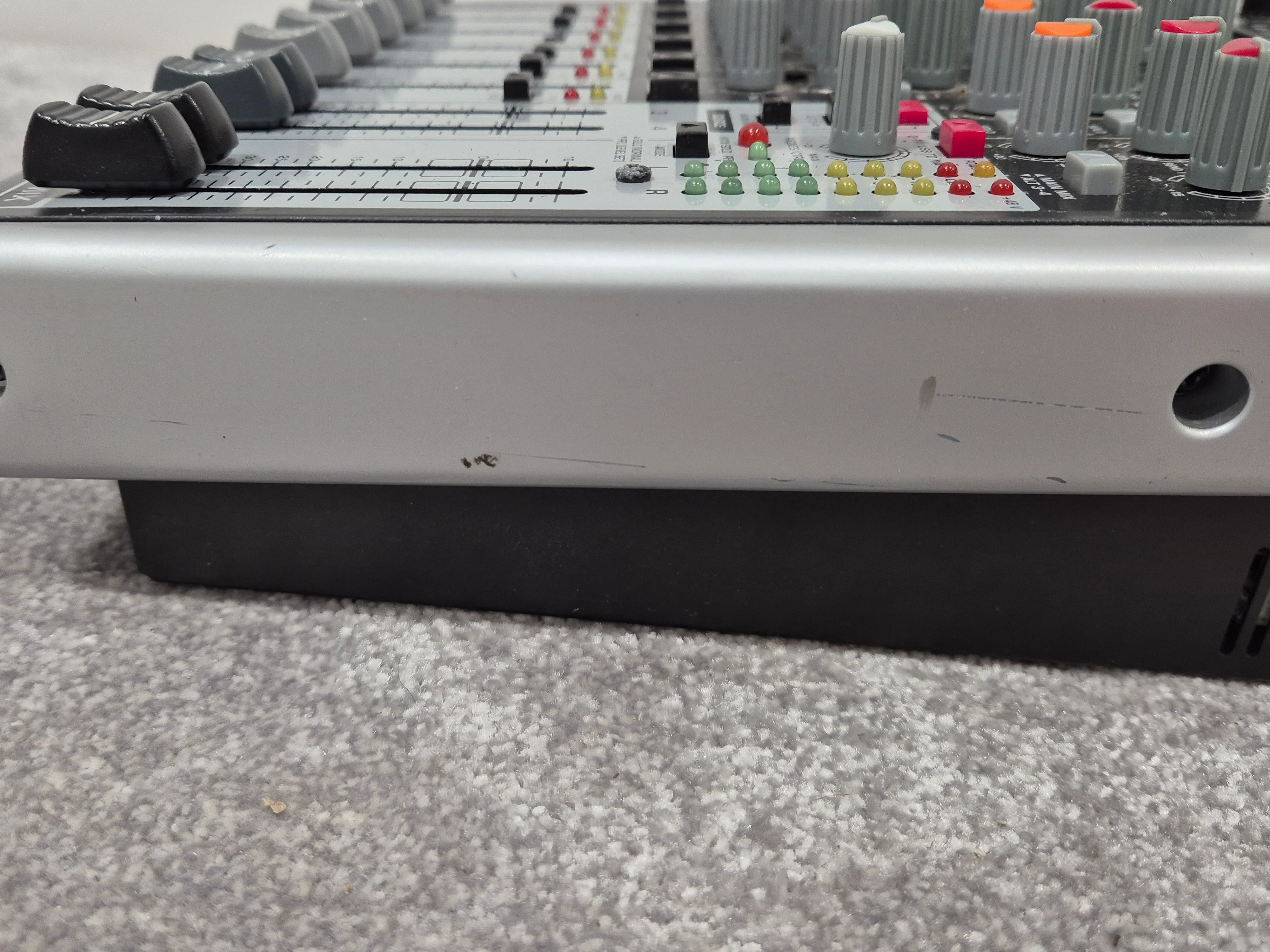 Behringer Xenyx 1204USB Mixer - Premium 12-input 2/2-Bus Mixer RRP £139 - Image 11