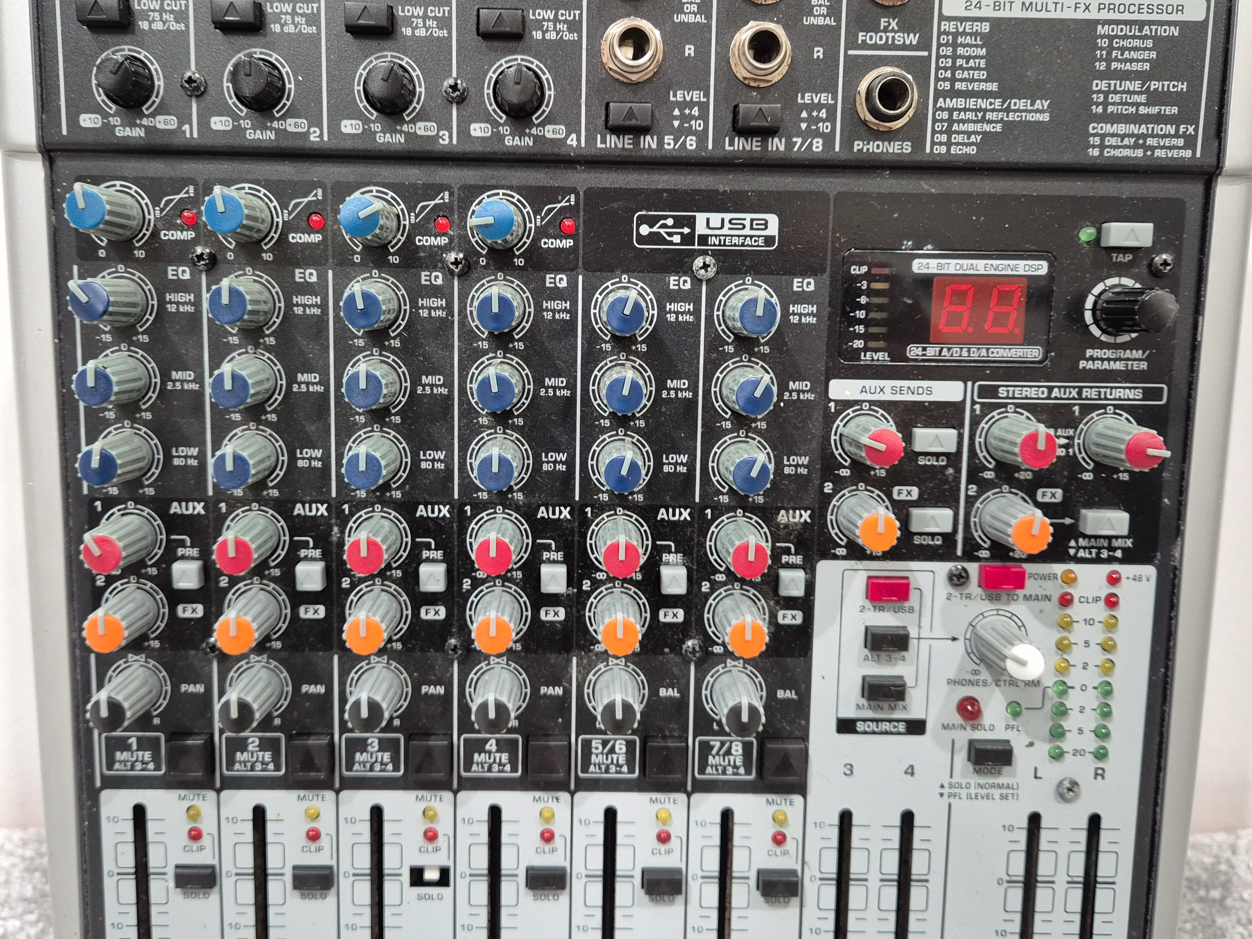 Behringer Xenyx 1204USB Mixer - Premium 12-input 2/2-Bus Mixer RRP £139 - Image 3