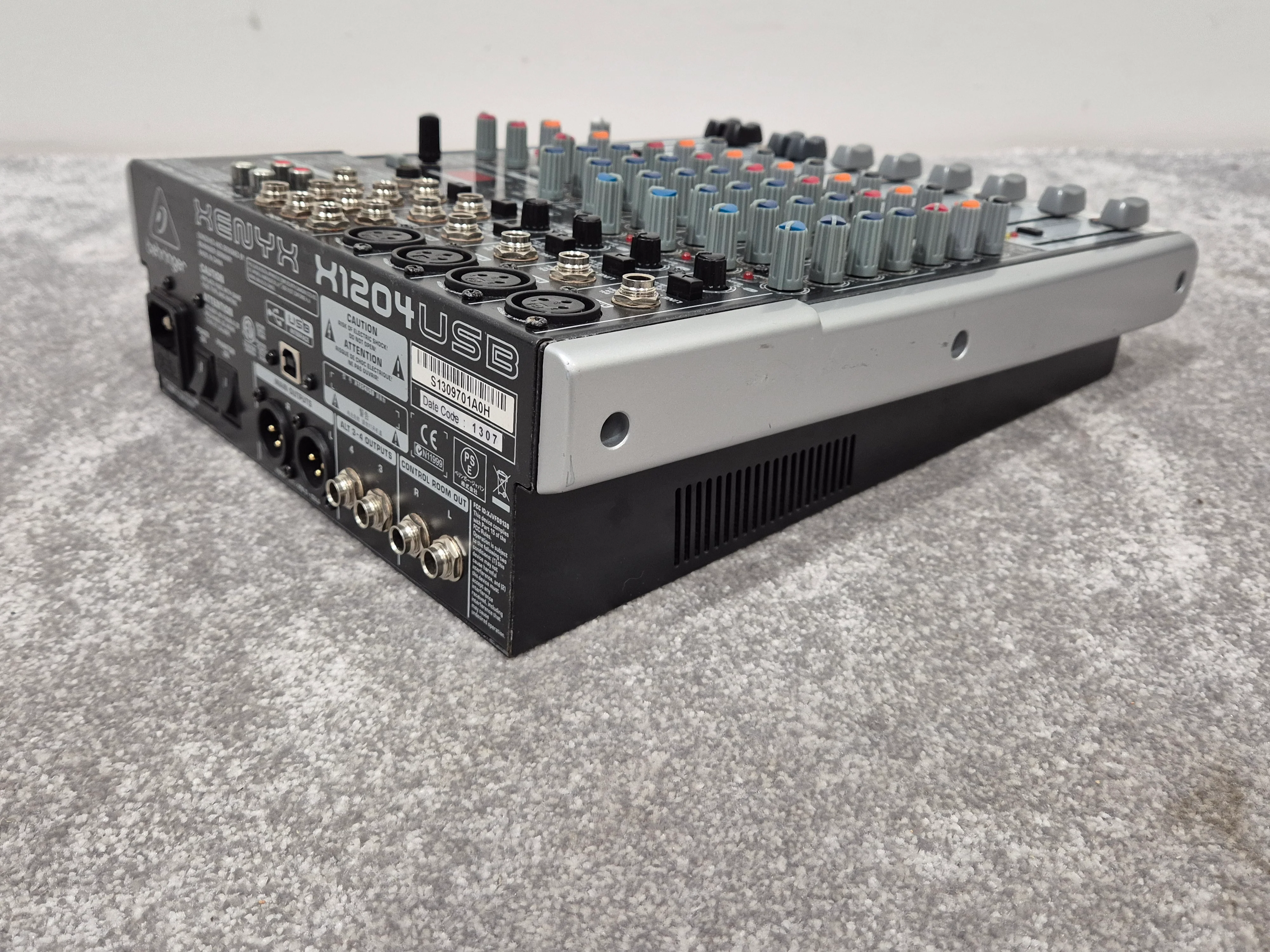 Behringer Xenyx 1204USB Mixer - Premium 12-input 2/2-Bus Mixer RRP £139 - Image 6