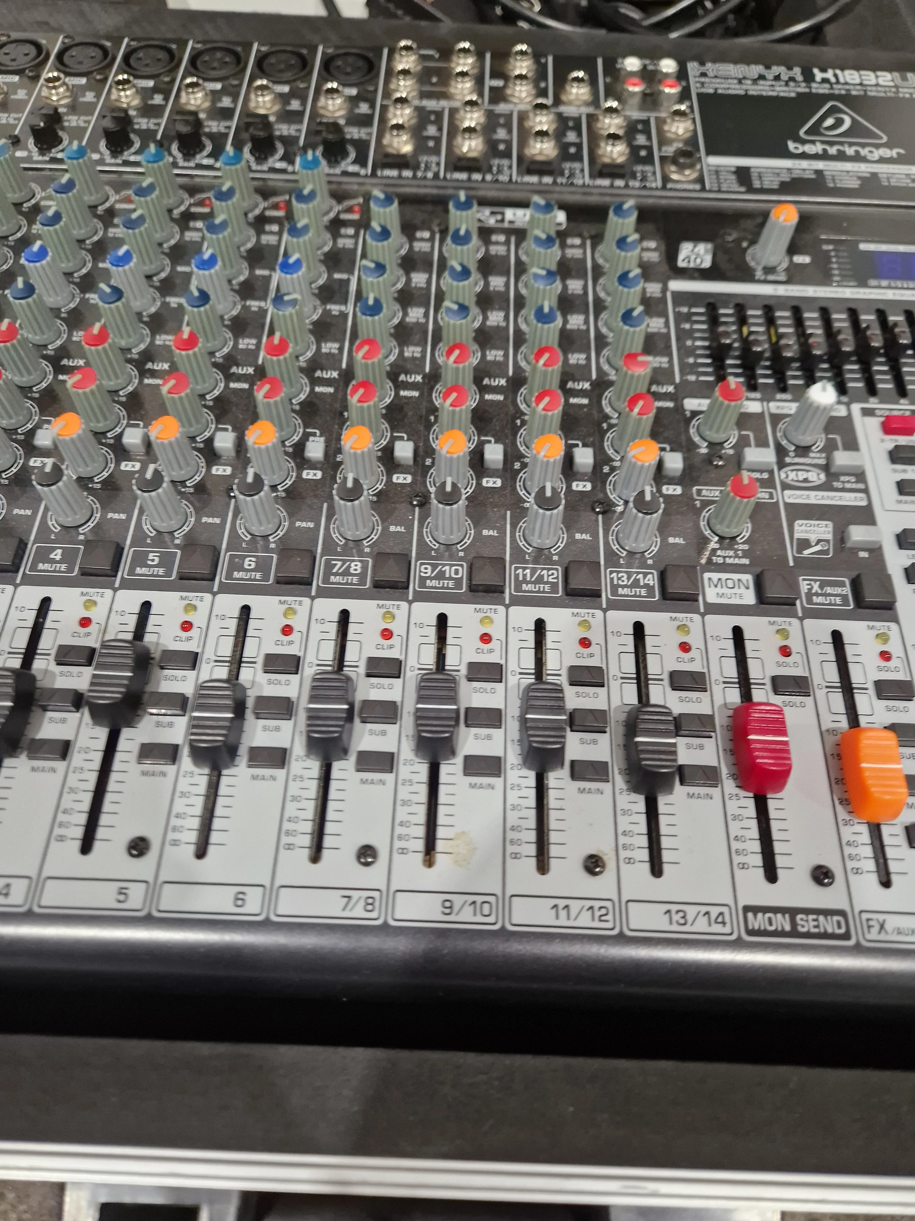 Behringer Xenyx X1832USB - Audio Mixer - Black - Mixer - Good - Image 4