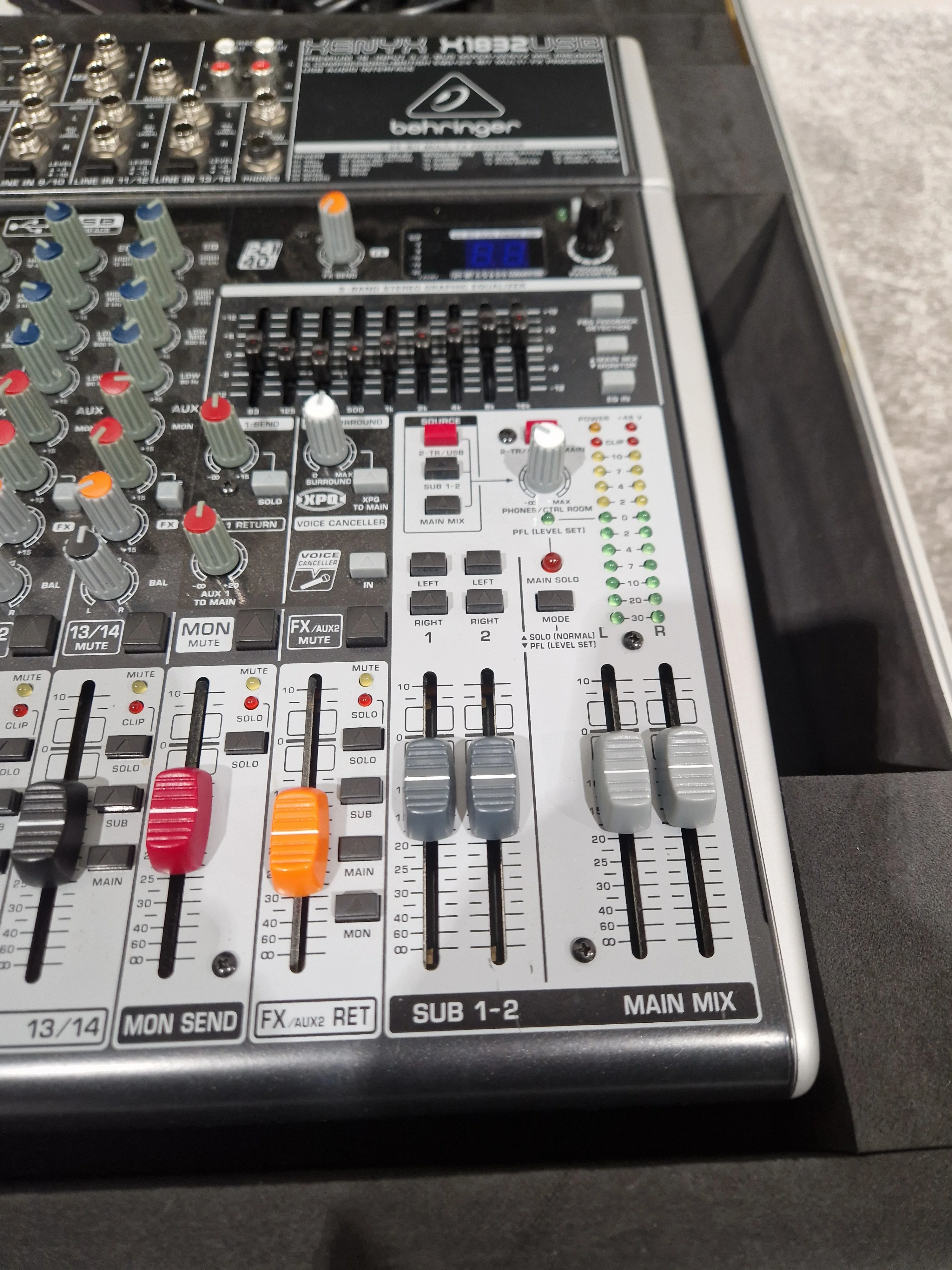 Behringer Xenyx X1832USB - Audio Mixer - Black - Mixer - Good - Image 5