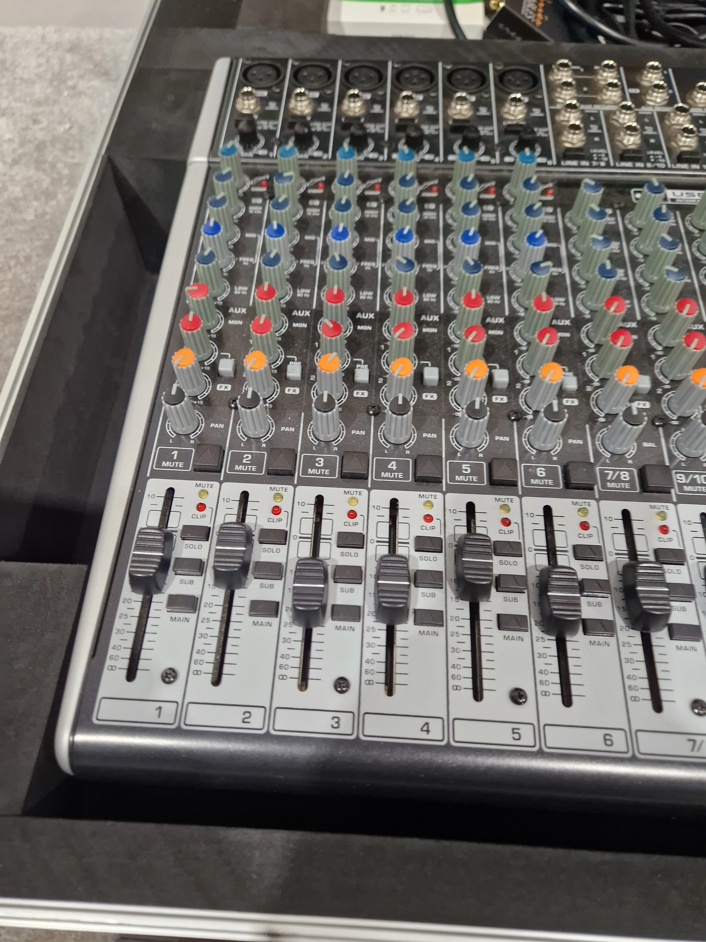 Behringer Xenyx X1832USB - Audio Mixer - Black - Mixer - Good - Image 6