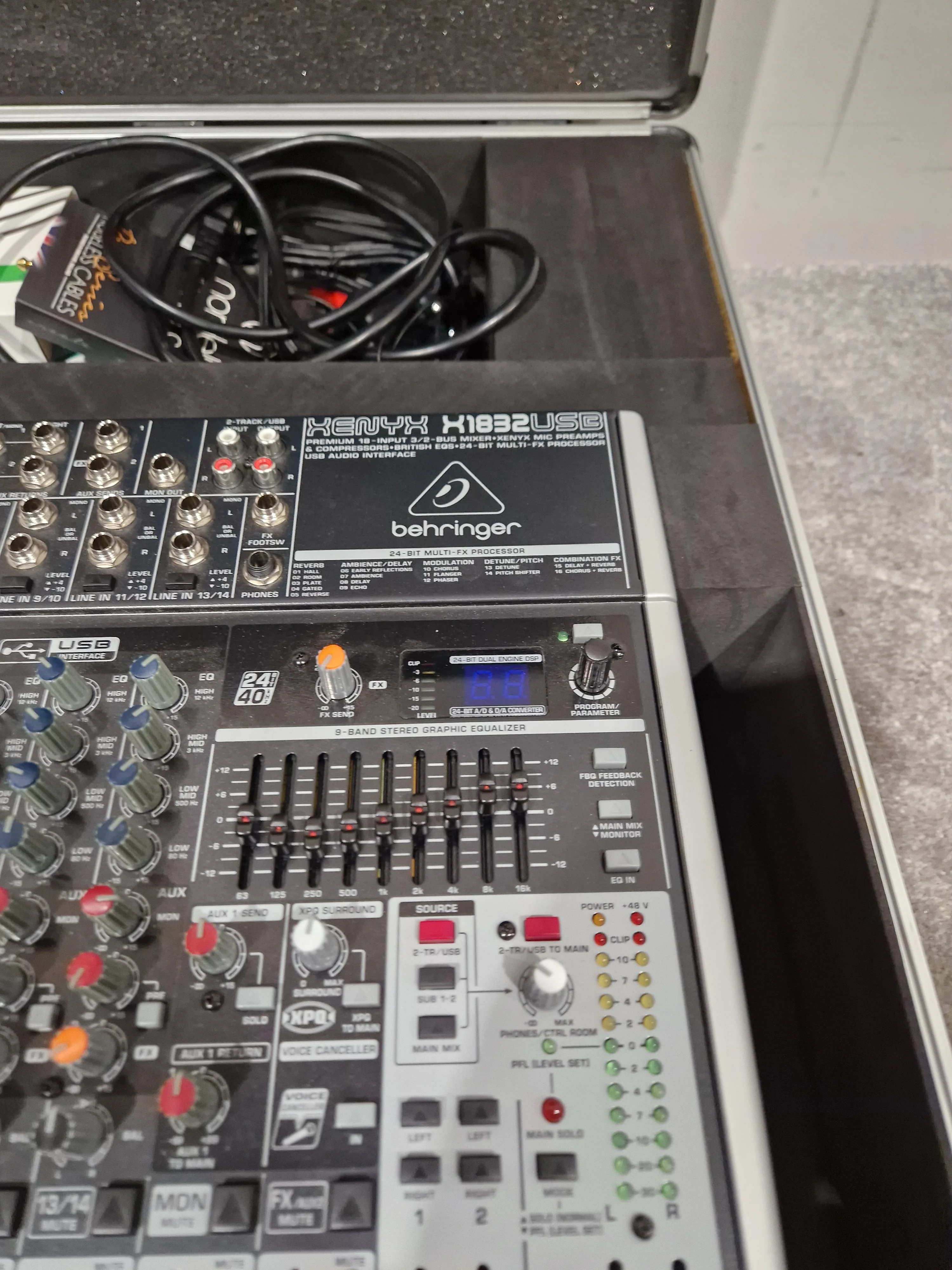 Behringer Xenyx X1832USB - Audio Mixer - Black - Mixer - Good - Image 7