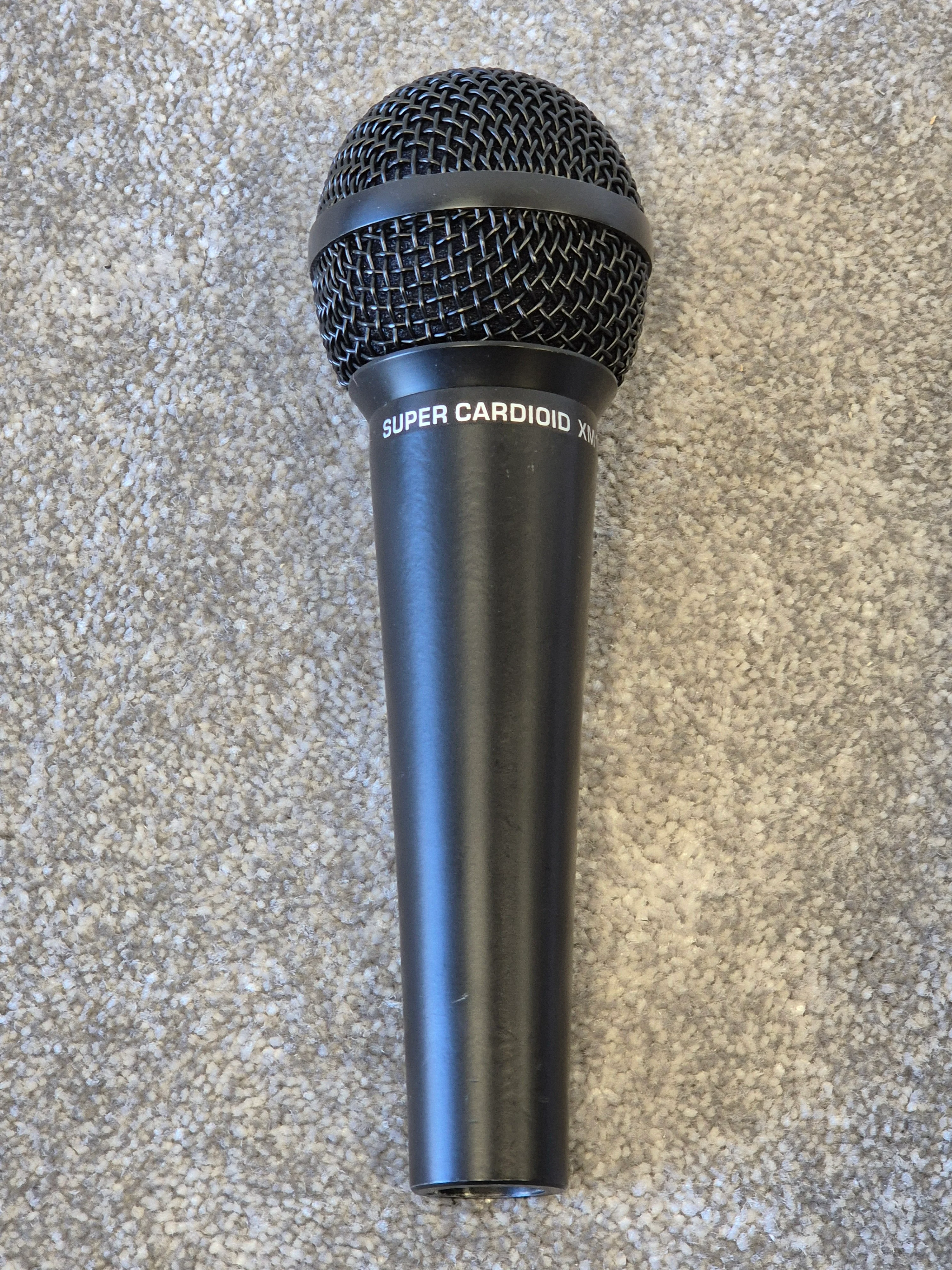 Behringer Ultravoice XM1800S - Dynamic Microphone w/ Case - Image 2