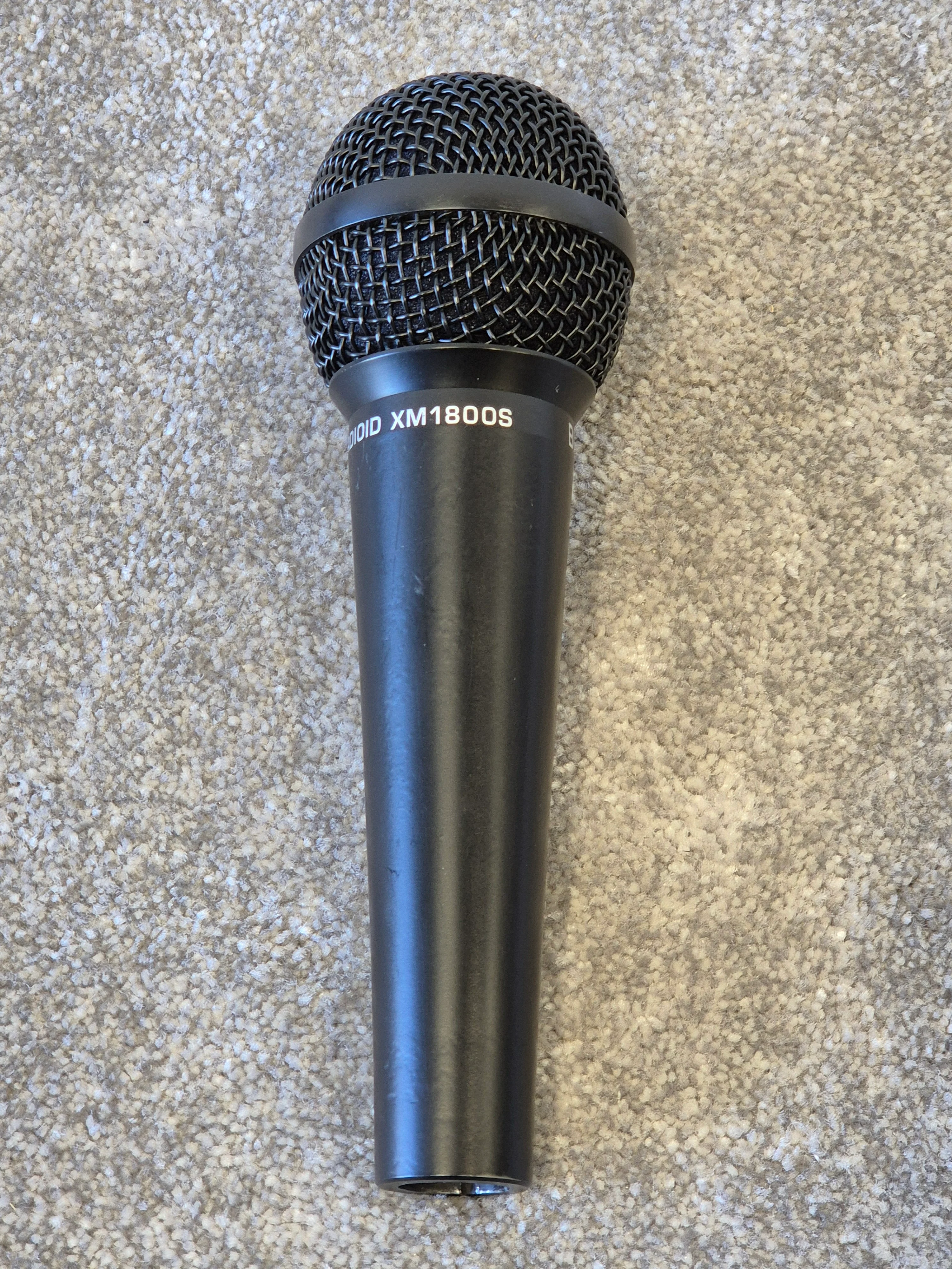 Behringer Ultravoice XM1800S - Dynamic Microphone w/ Case - Image 3