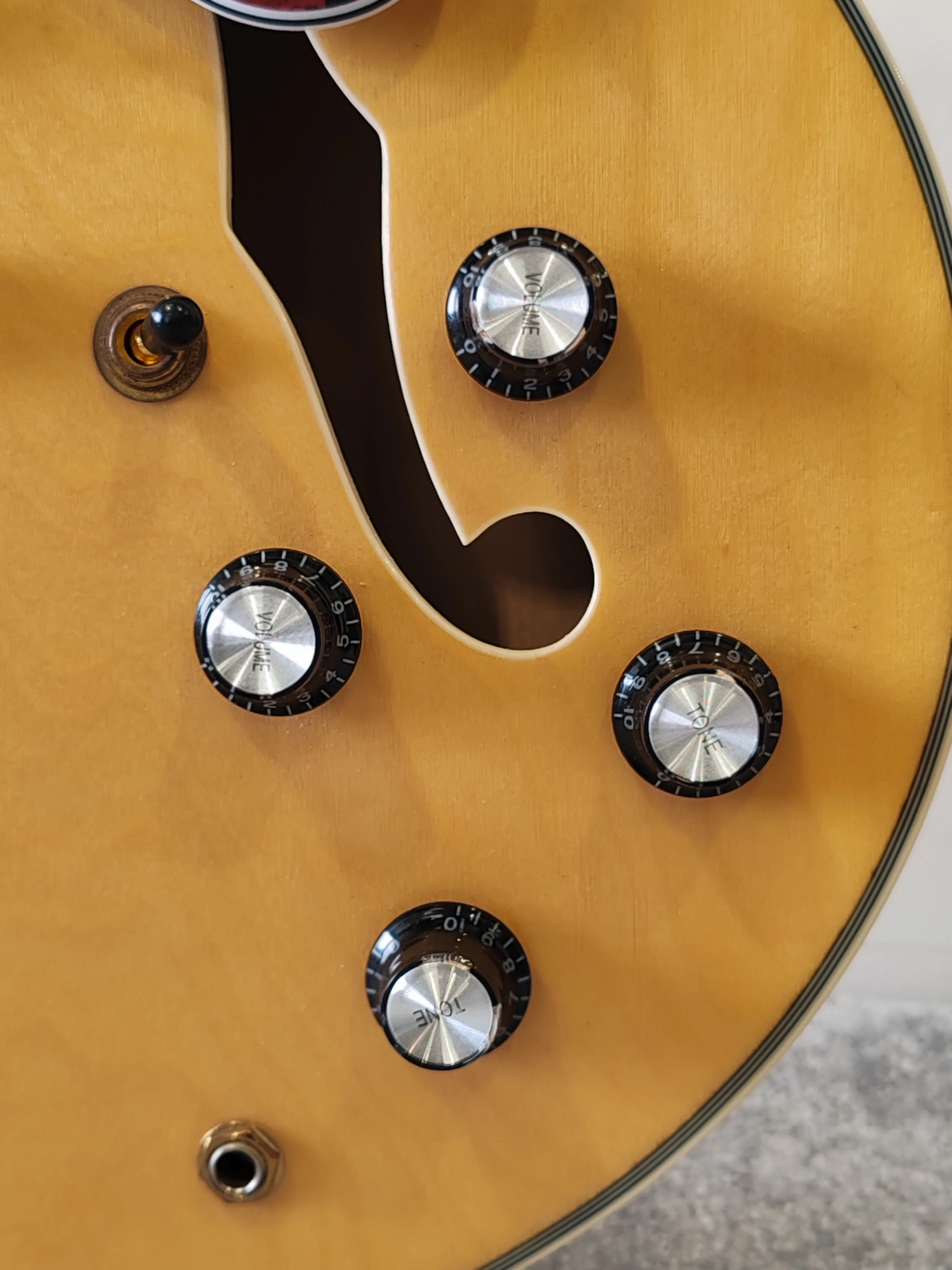 Benson ES-335 Style Electric Guitar – Very Good Condition - Image 4