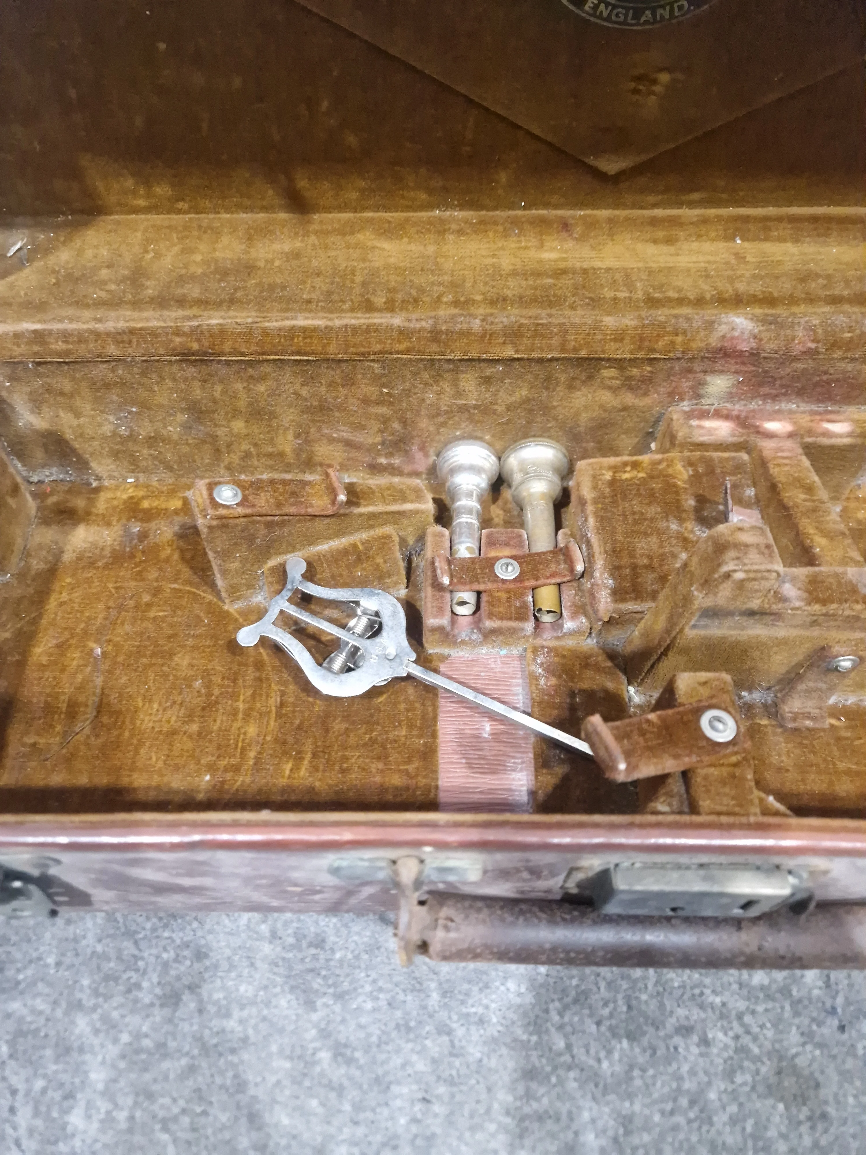 Besson & CO Class A Trumpet - Brass Finish - Spares or Repair - Image 6
