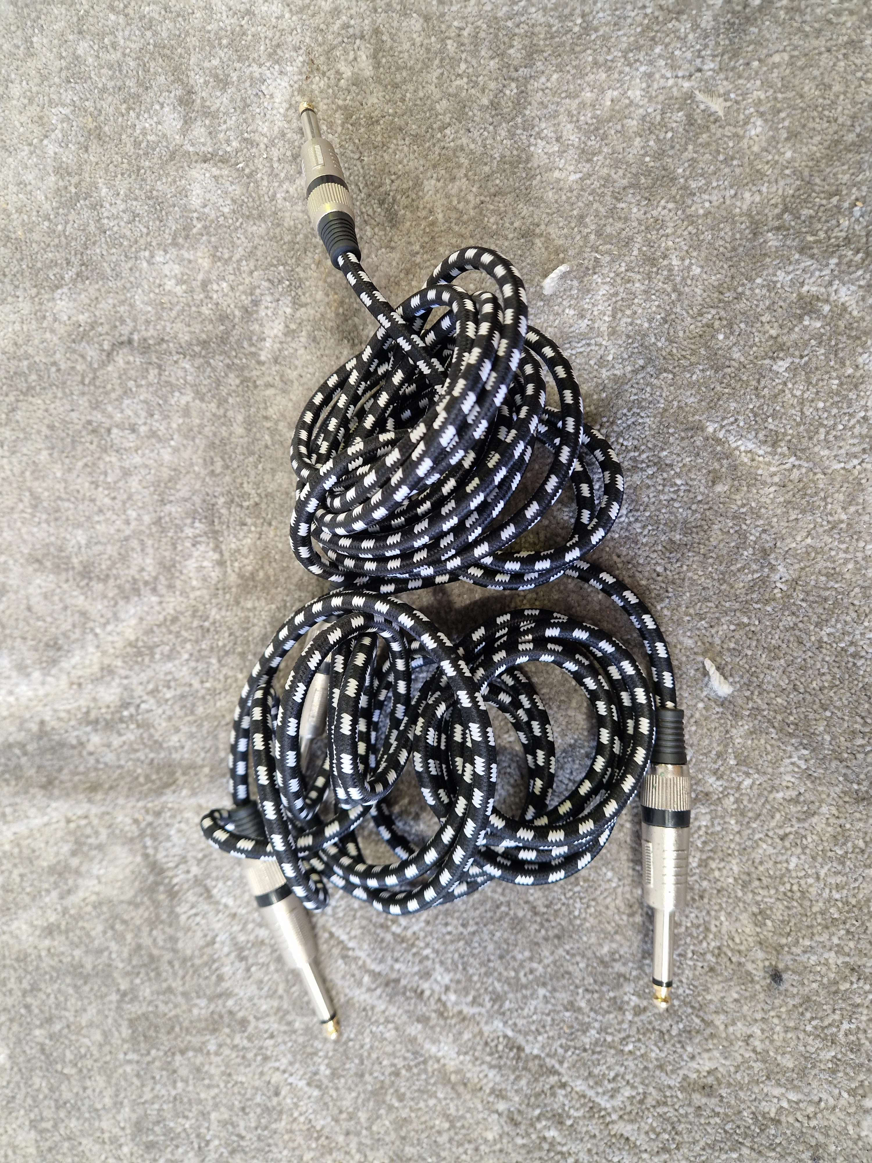5M Black & White Patterned Guitar Cables Pair – Noise-Resistant Shielding – Excellent - Image 4