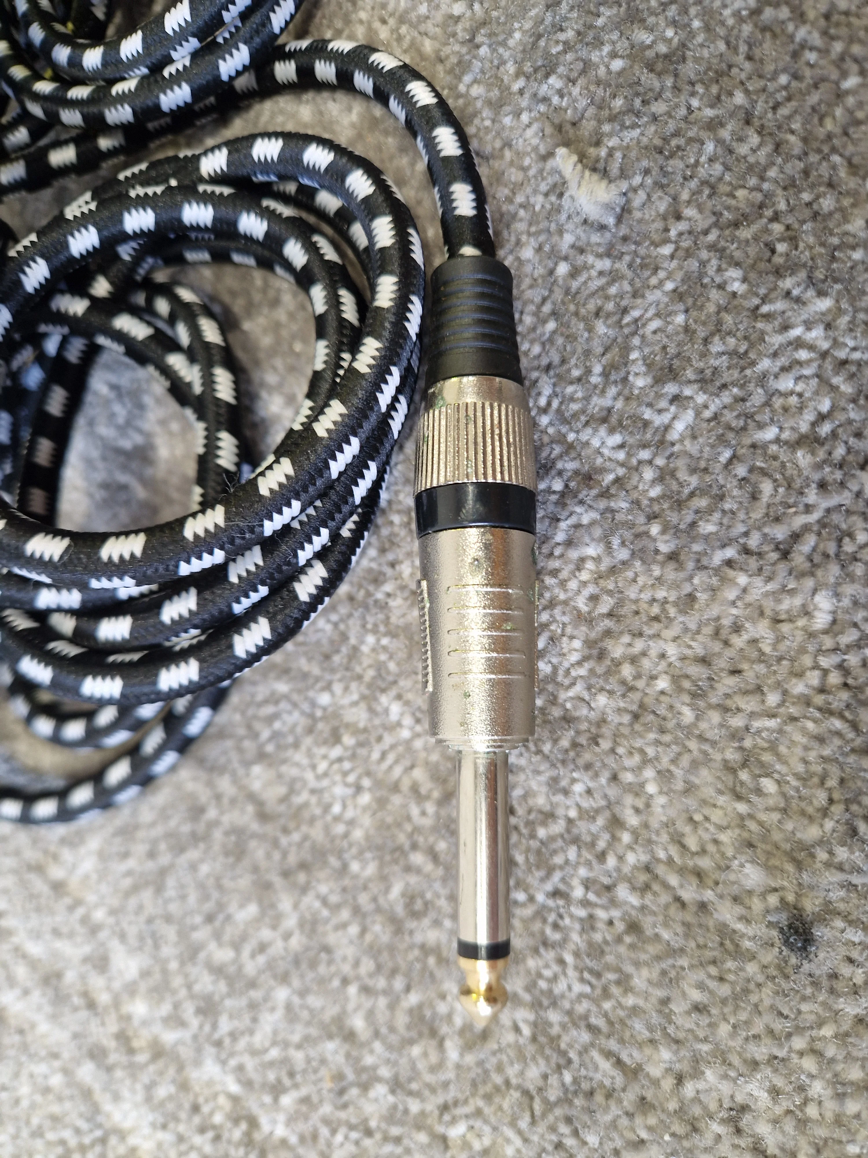 5M Black & White Patterned Guitar Cables Pair – Noise-Resistant Shielding – Excellent - Image 5
