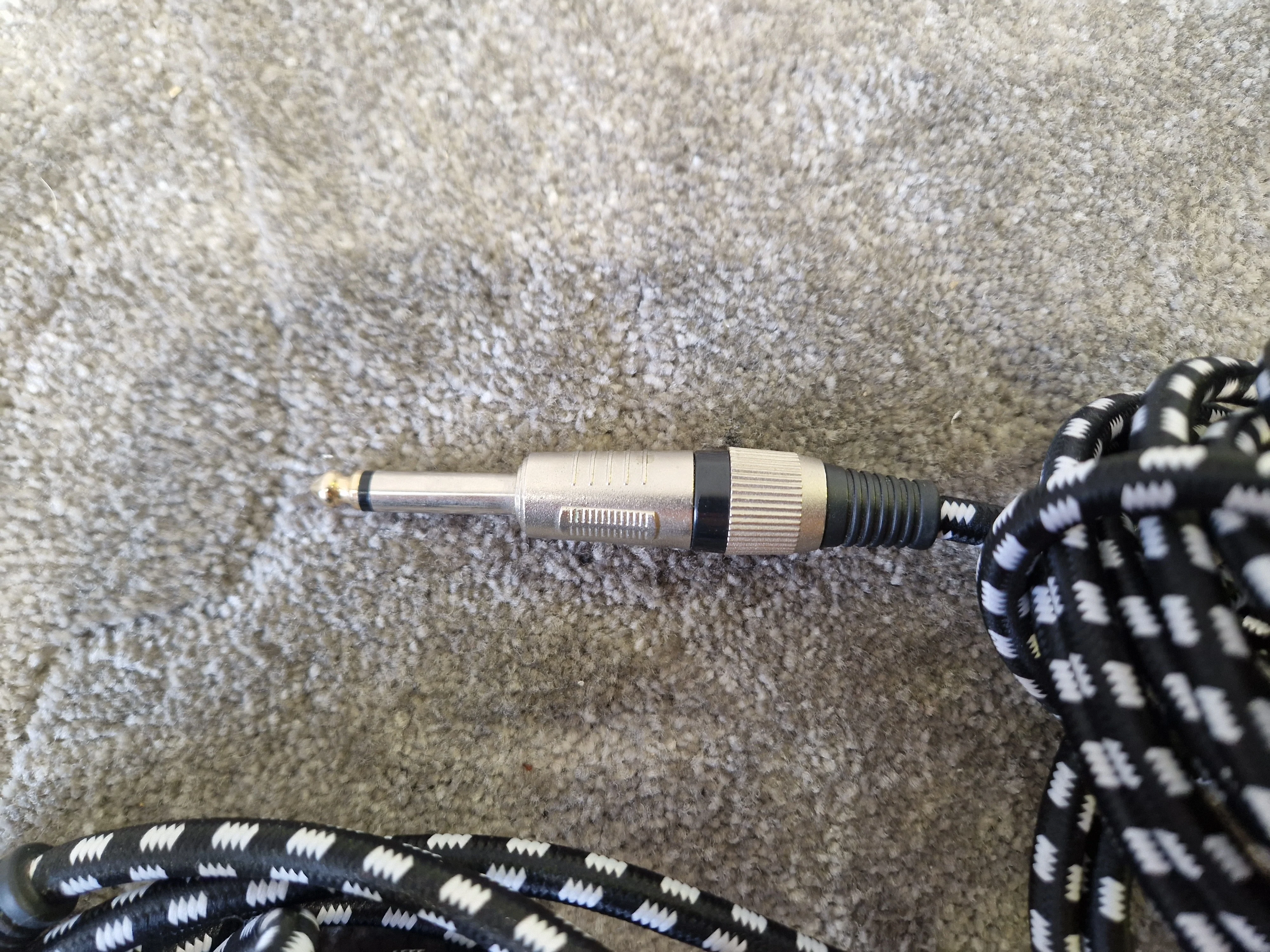5M Black & White Patterned Guitar Cables Pair – Noise-Resistant Shielding – Excellent - Image 7