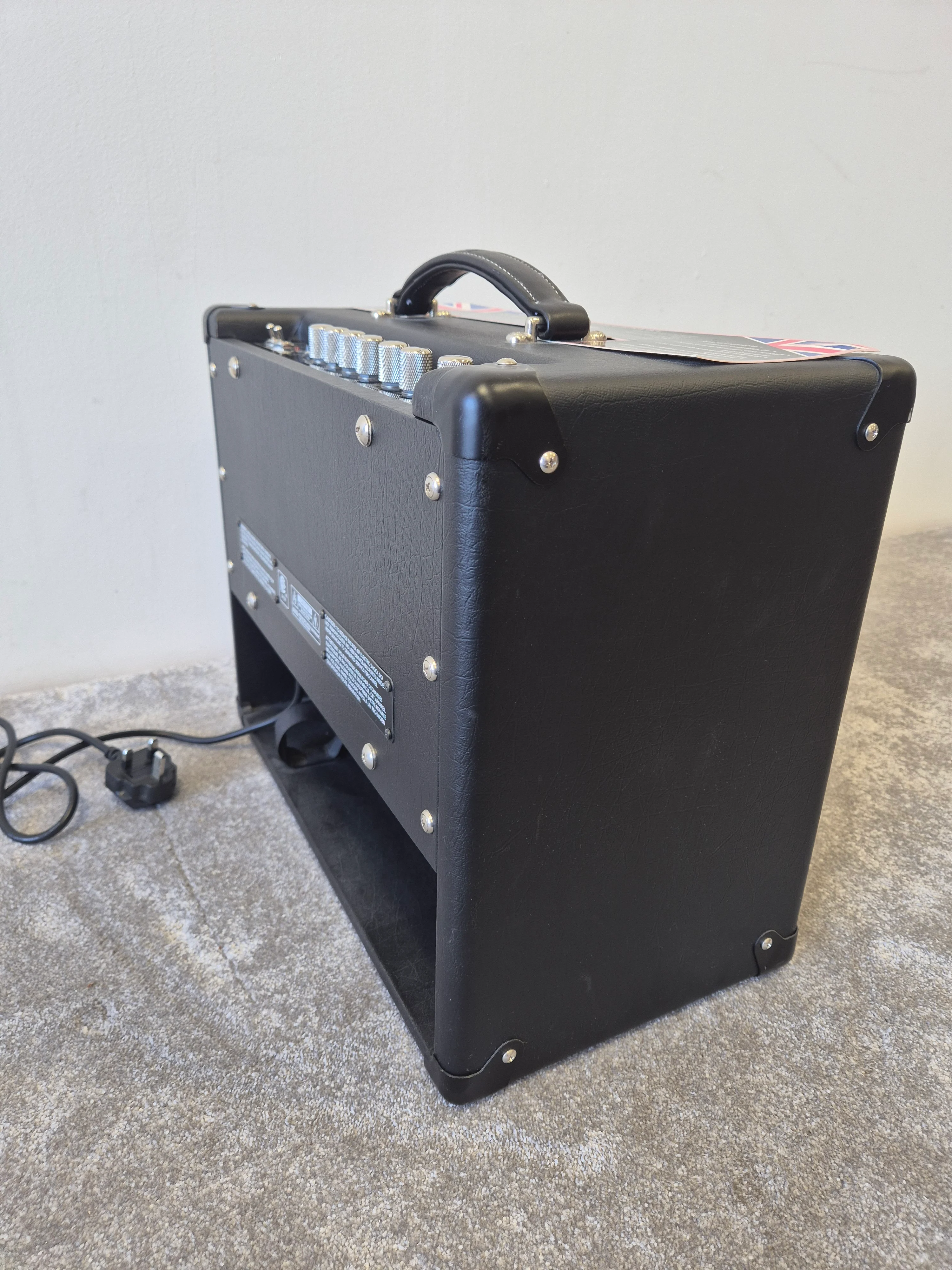 Blackstar HT 5 - Low-Wattage Valve Combo Guitar Amplifier - Image 4
