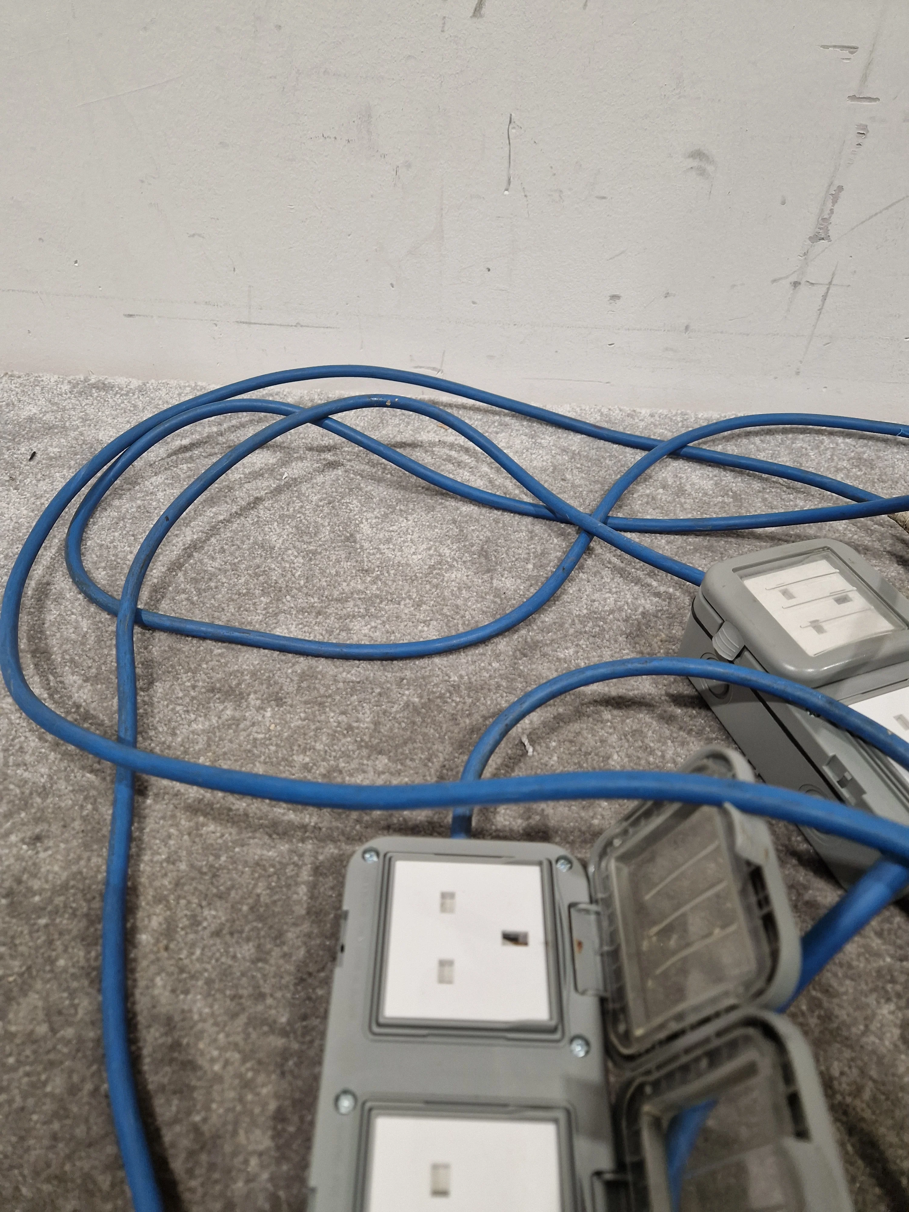 Blue CEE Industrial Plug to 5× Dual UK Socket Distribution Lead - Rugged Industrial Design - Good - Image 12