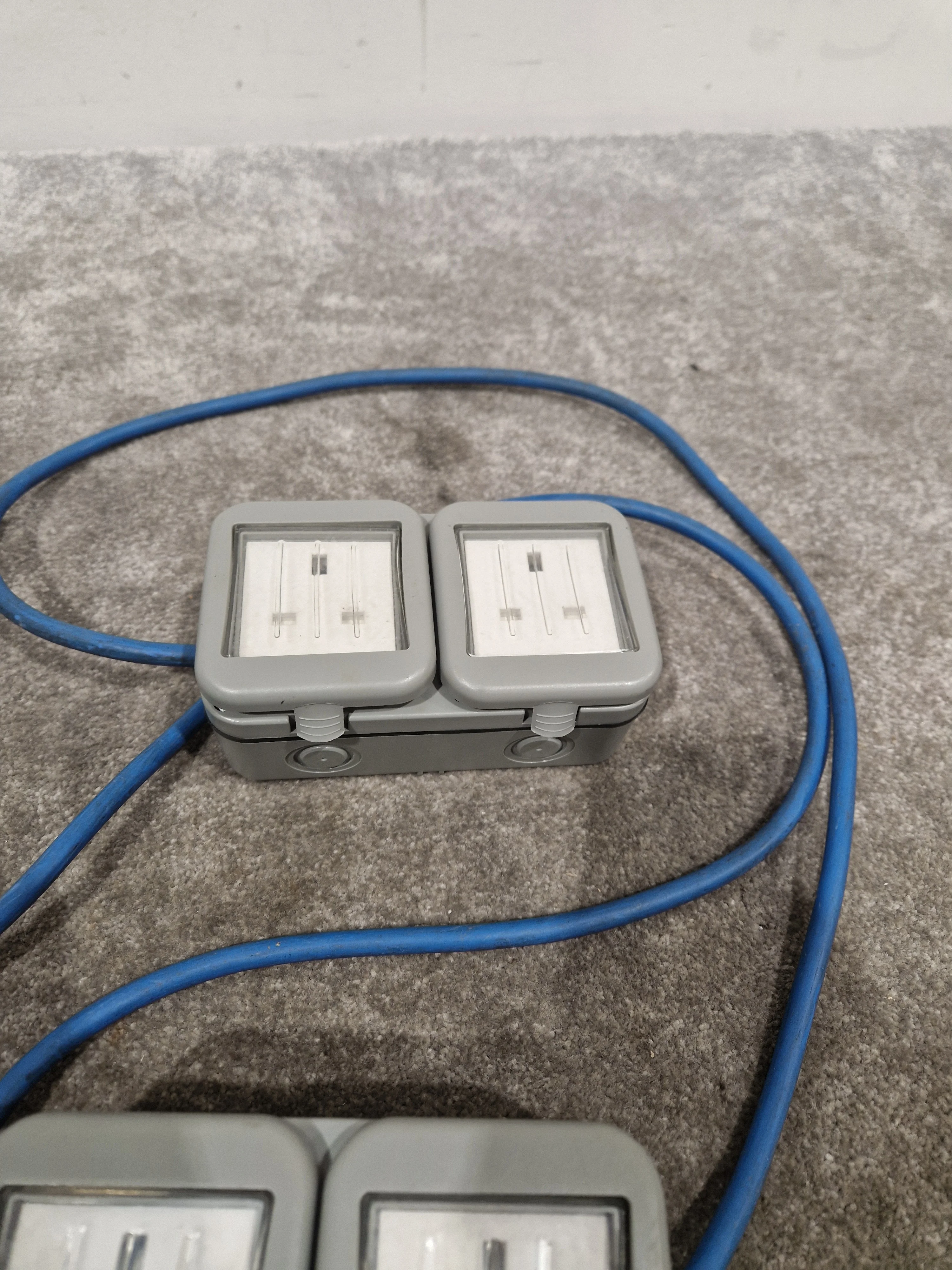 Blue CEE Industrial Plug to 5× Dual UK Socket Distribution Lead - Rugged Industrial Design - Good - Image 5