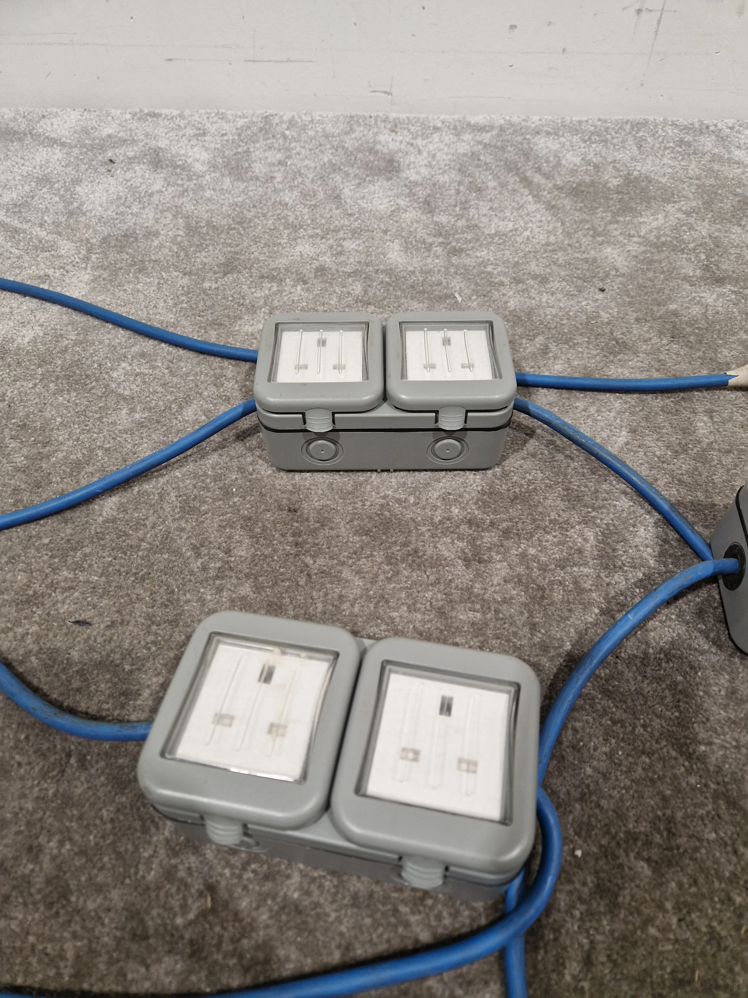 Blue CEE Industrial Plug to 5× Dual UK Socket Distribution Lead - Rugged Industrial Design - Good - Image 7