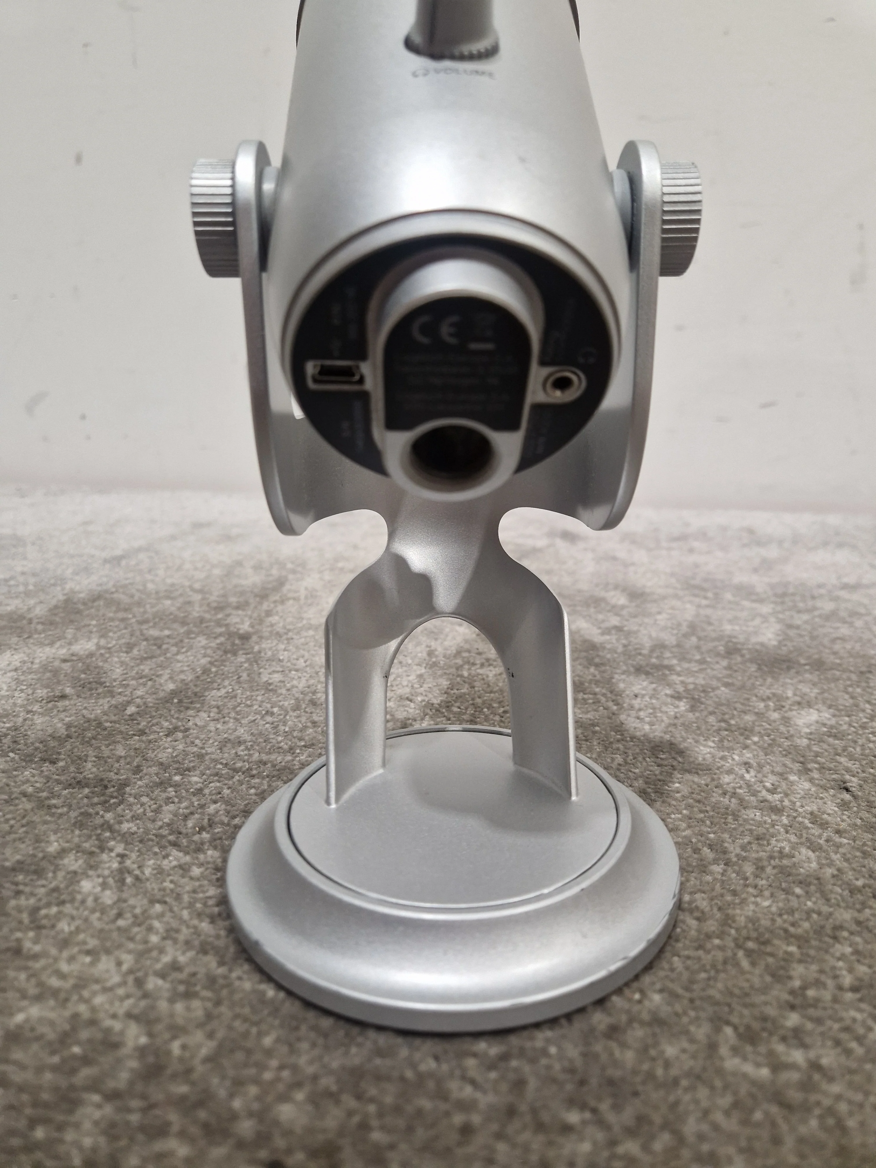 Blue Yeti - USB Condenser Microphone - Silver - Excellent - Image 15