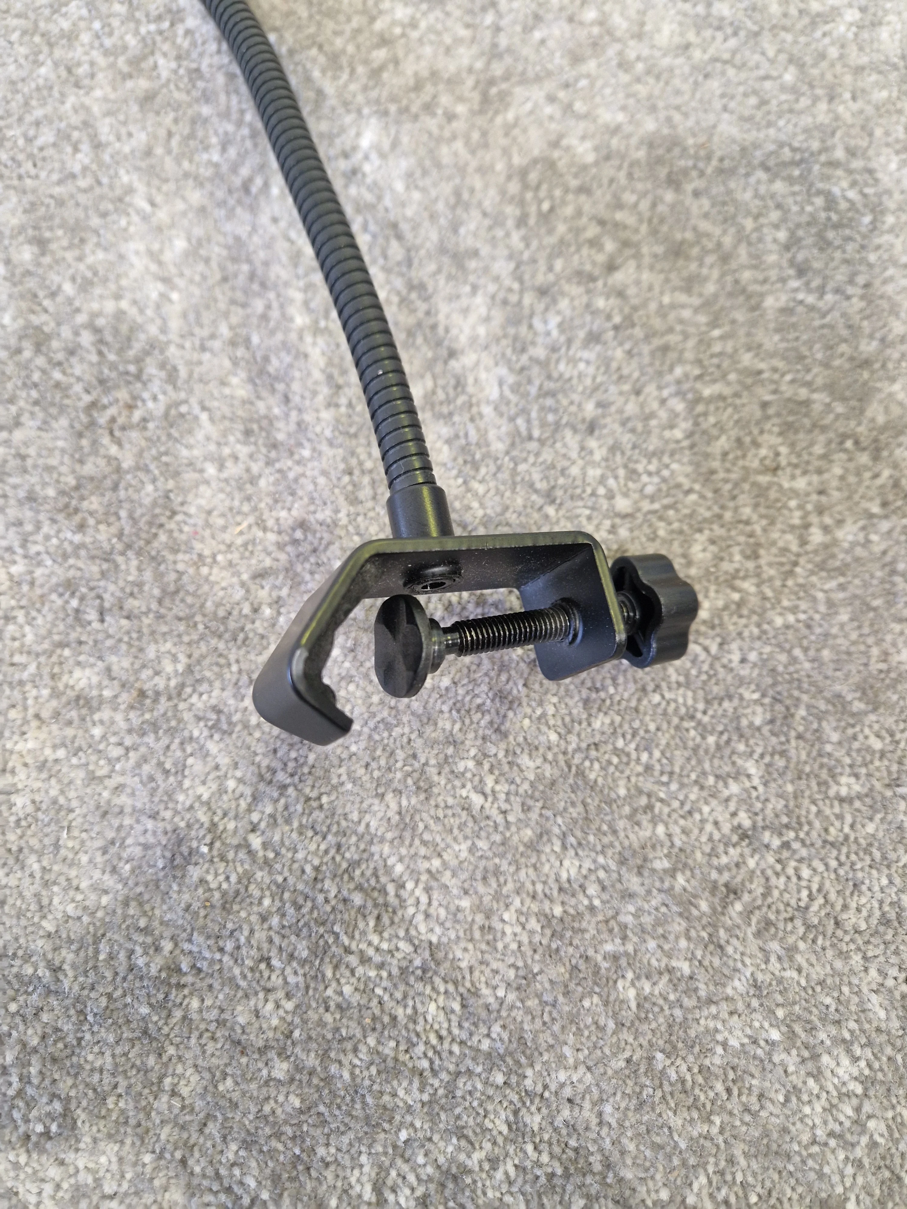 Microphone Pop Filter – Adjustable Reach, Desk Clamp – Very Good - Image 5