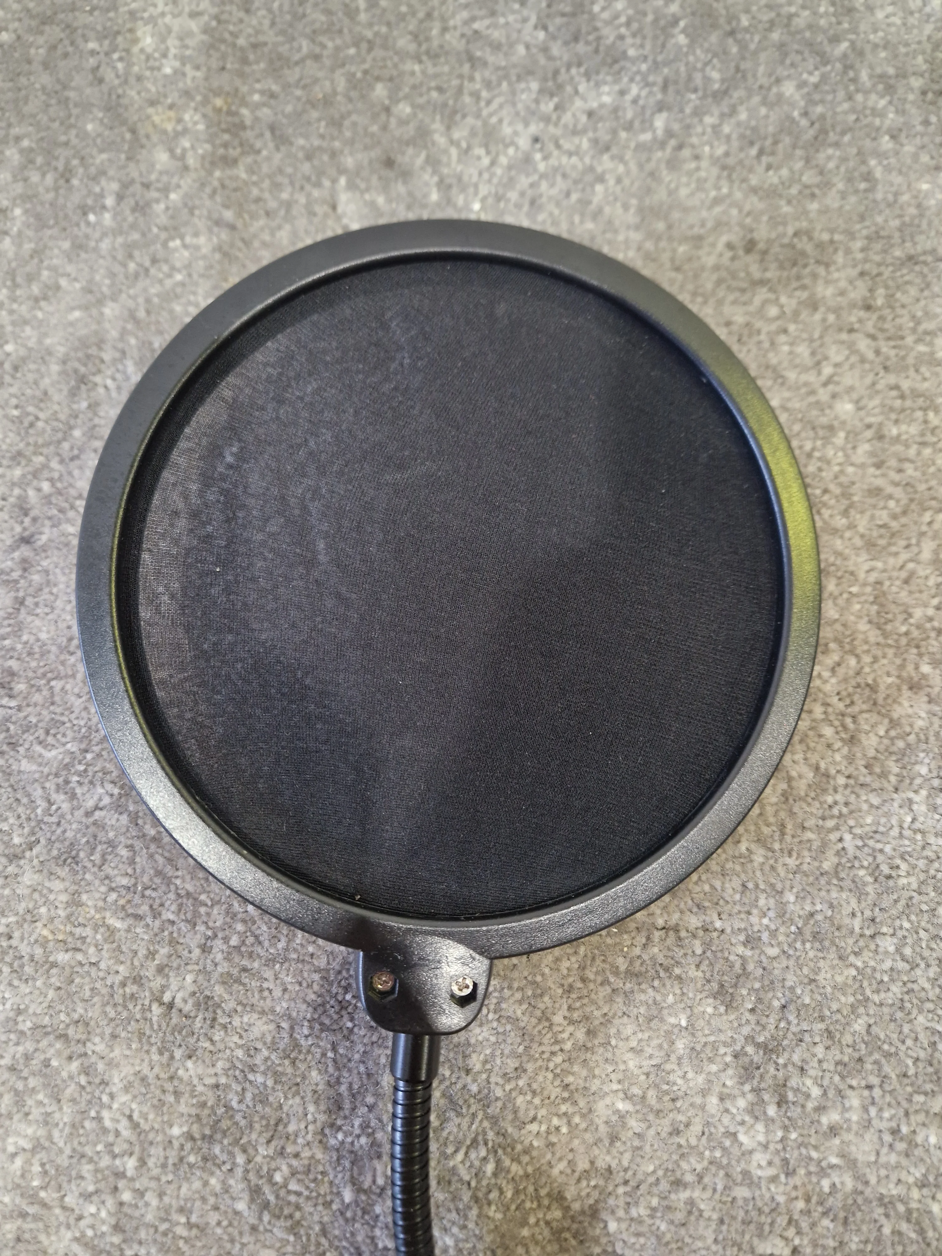 Microphone Pop Filter – Adjustable Reach, Desk Clamp – Very Good - Image 6