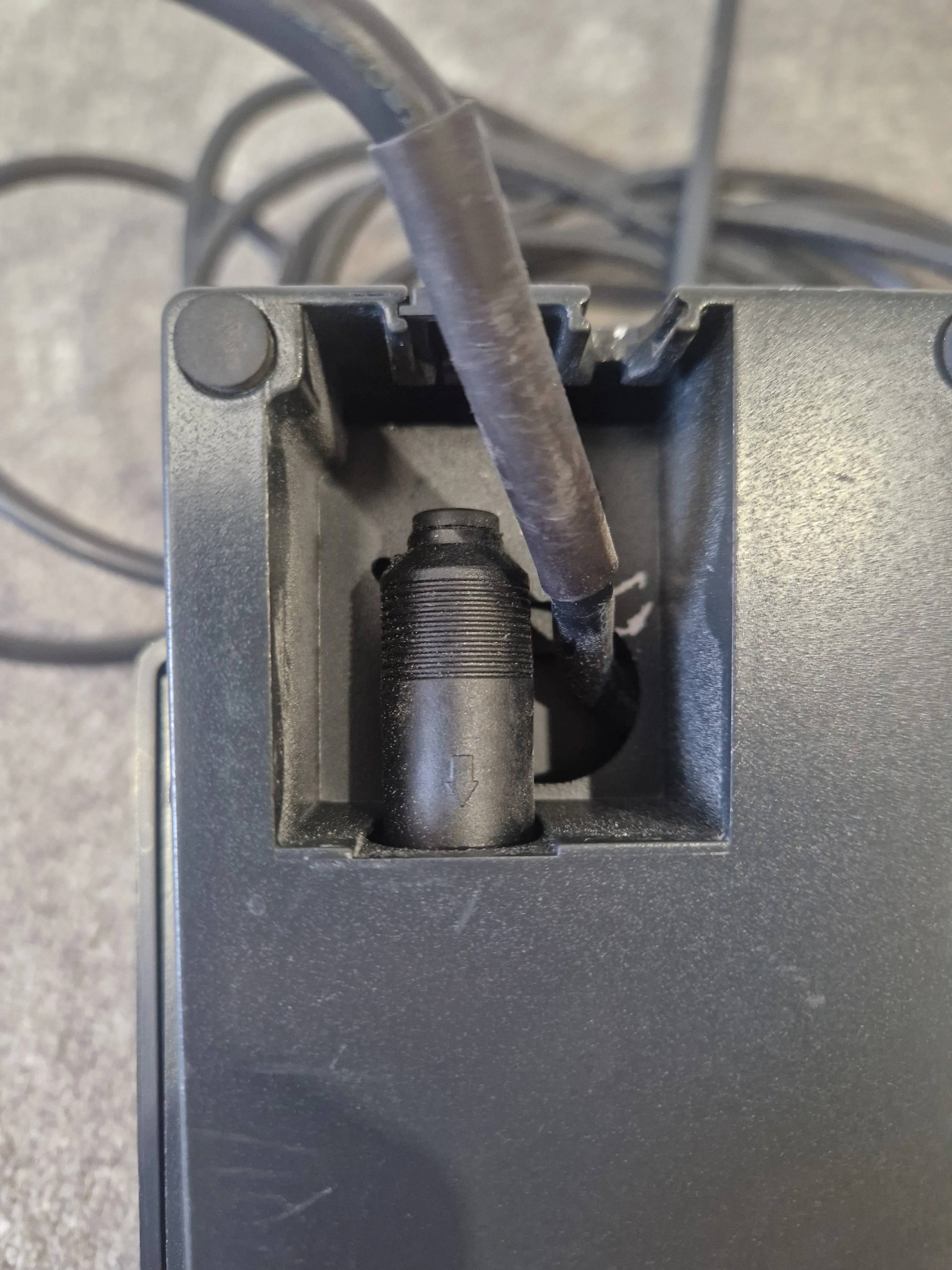 Bosch Plena LBB1946/00 Call Station – 6-Zone Paging Microphone, Metal Base – Very Good - Image 11