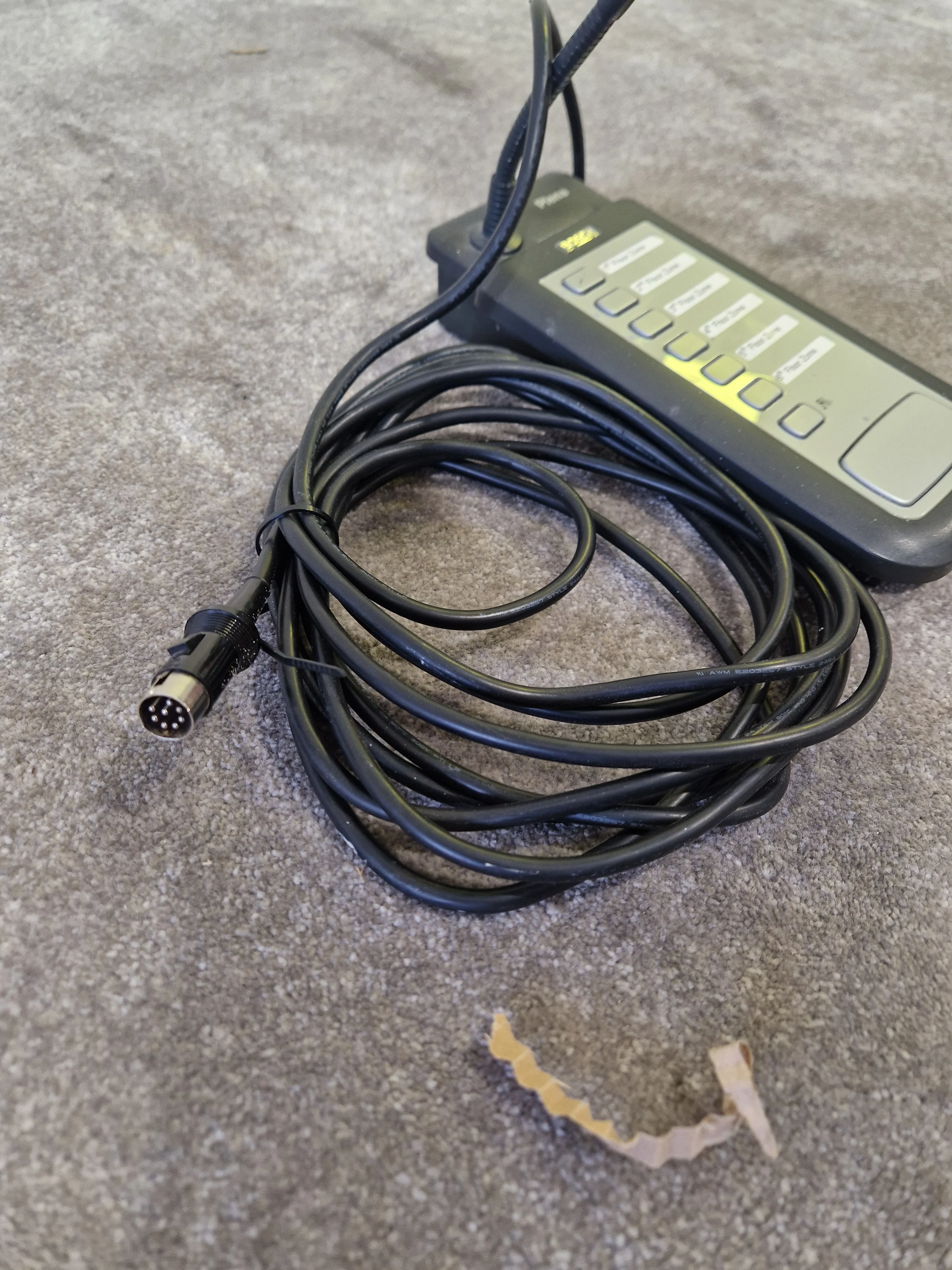 Bosch Plena LBB1946/00 Call Station – 6-Zone Paging Microphone, Metal Base – Very Good - Image 4
