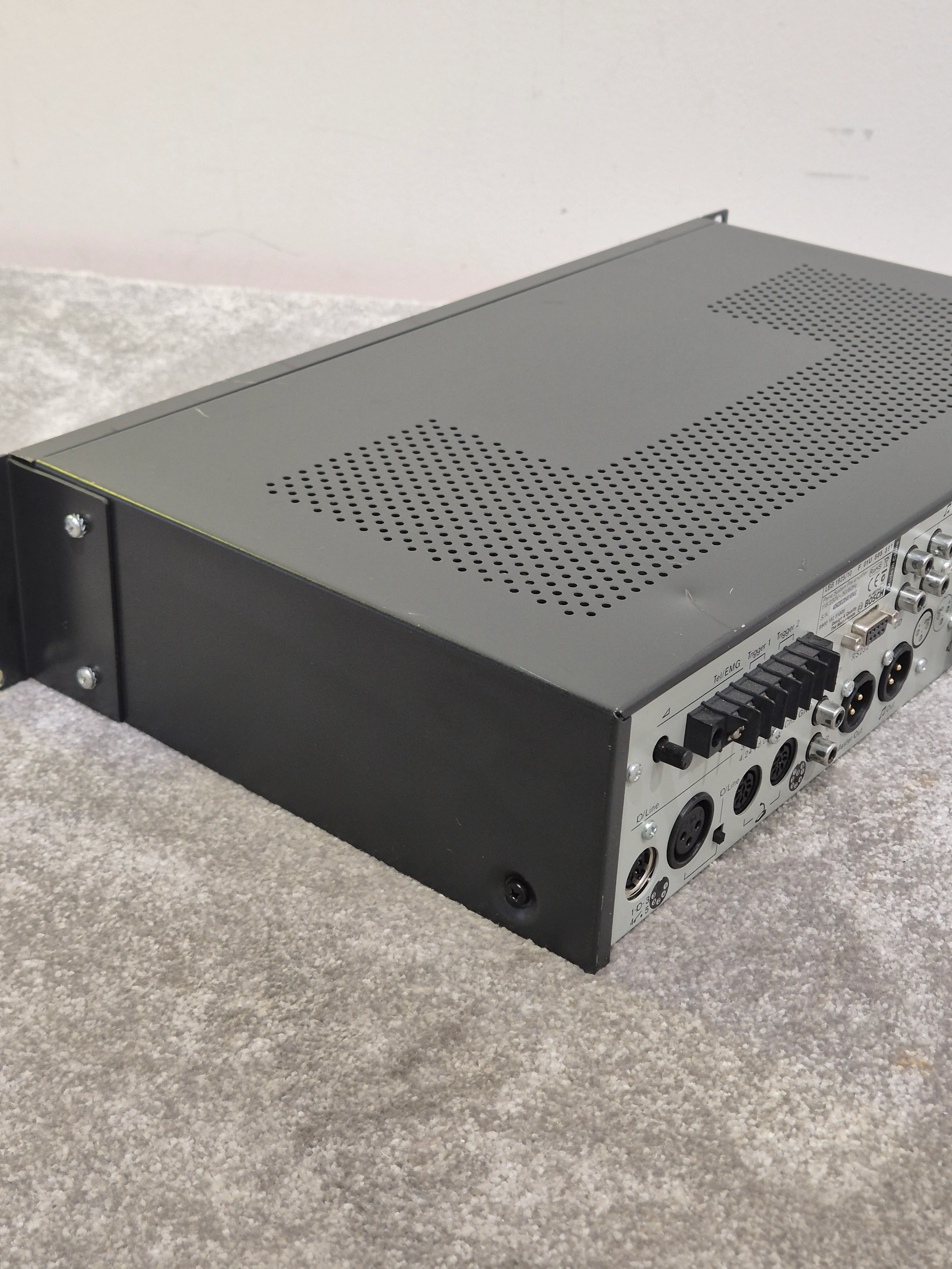 Bosch Plena System Pre-Amplifier - Professional Audio Control, Versatile Inputs - Very Good - Image 11