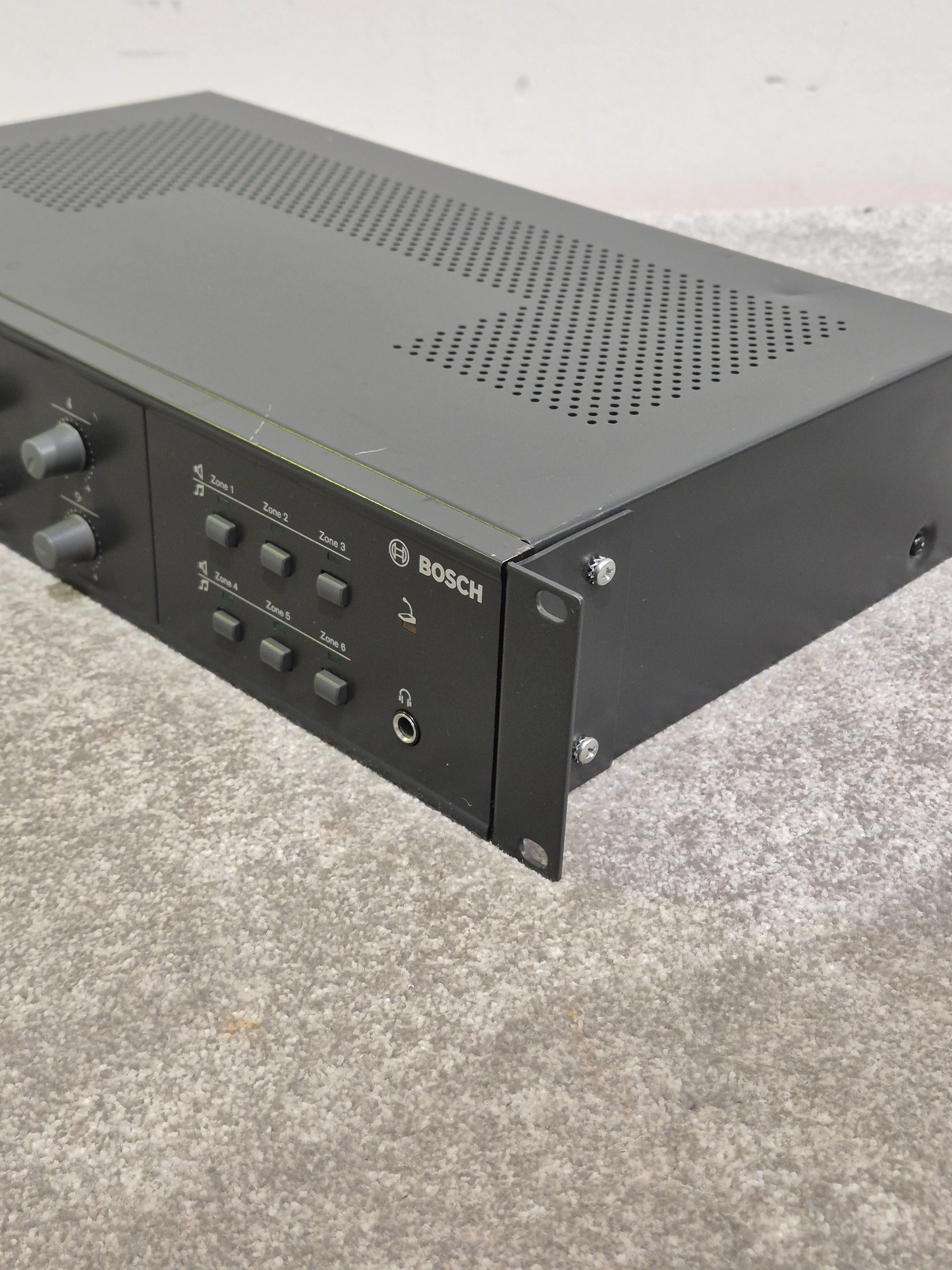 Bosch Plena System Pre-Amplifier - Professional Audio Control, Versatile Inputs - Very Good - Image 12