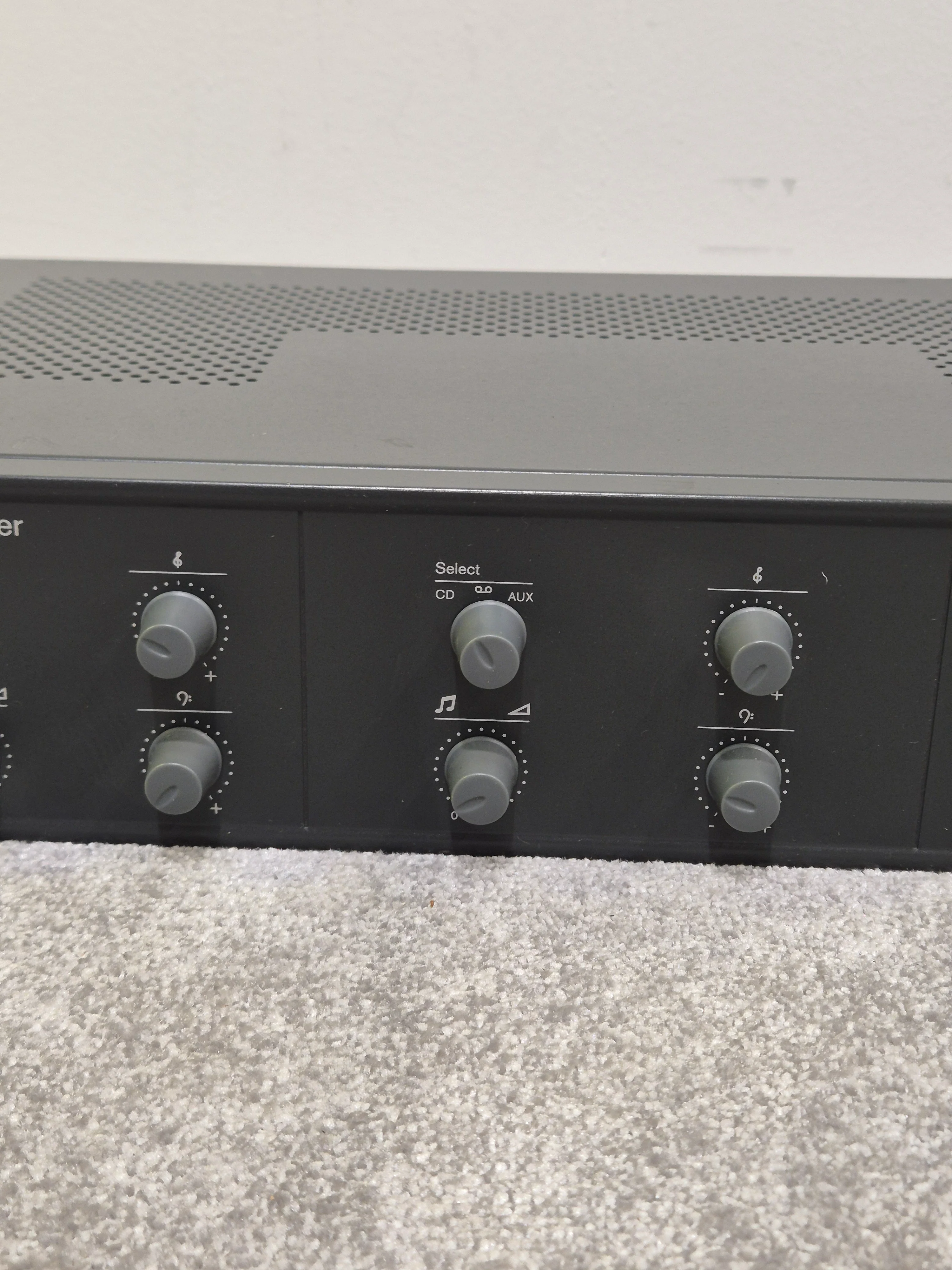 Bosch Plena System Pre-Amplifier - Professional Audio Control, Versatile Inputs - Very Good - Image 3