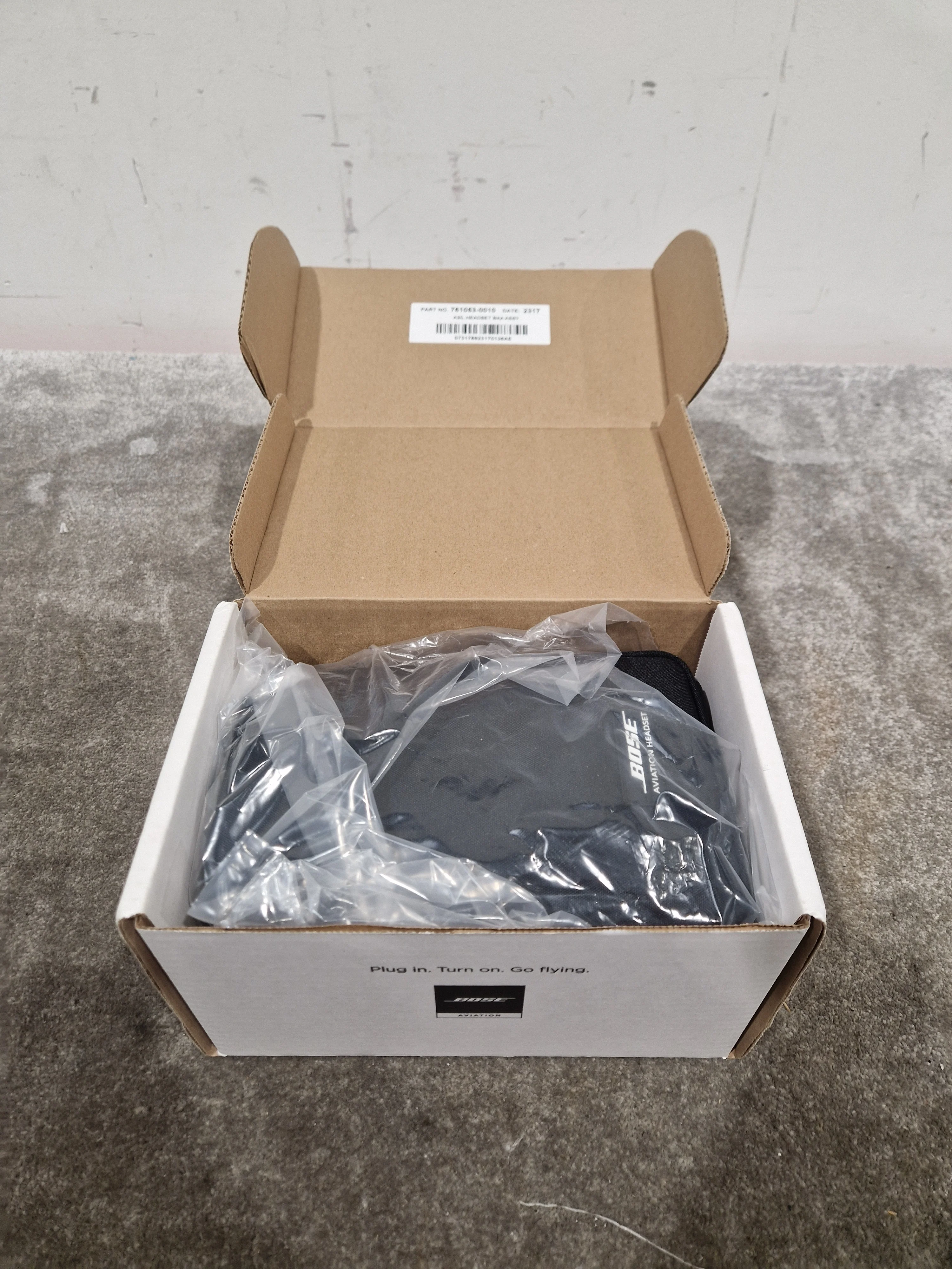 Bose A20 U-174 Non-Bluetooth Version Black Headset - Superior Noise Reduction - Like New w/ Original Box - Image 11